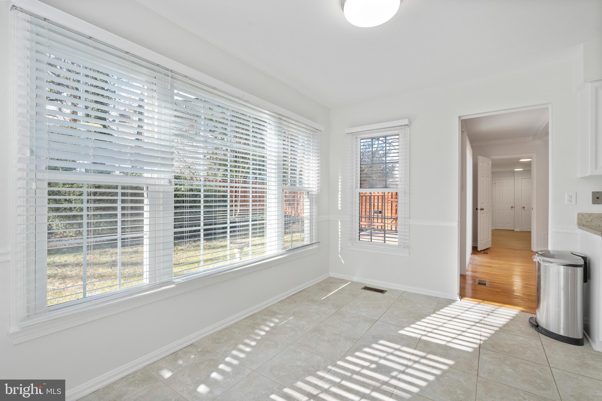 VIENNA OAKS - Residential