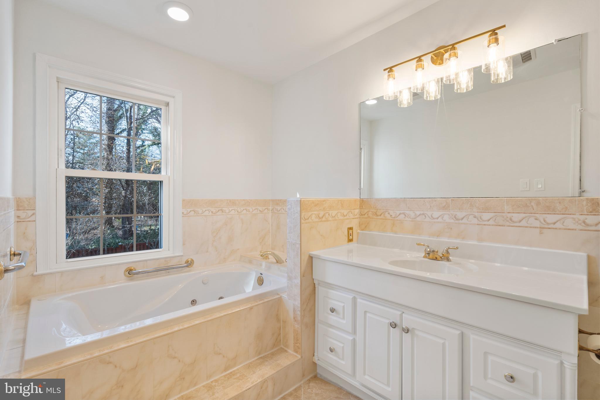 VIENNA OAKS - Residential