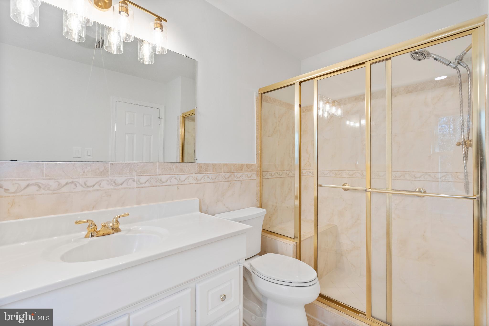 VIENNA OAKS - Residential