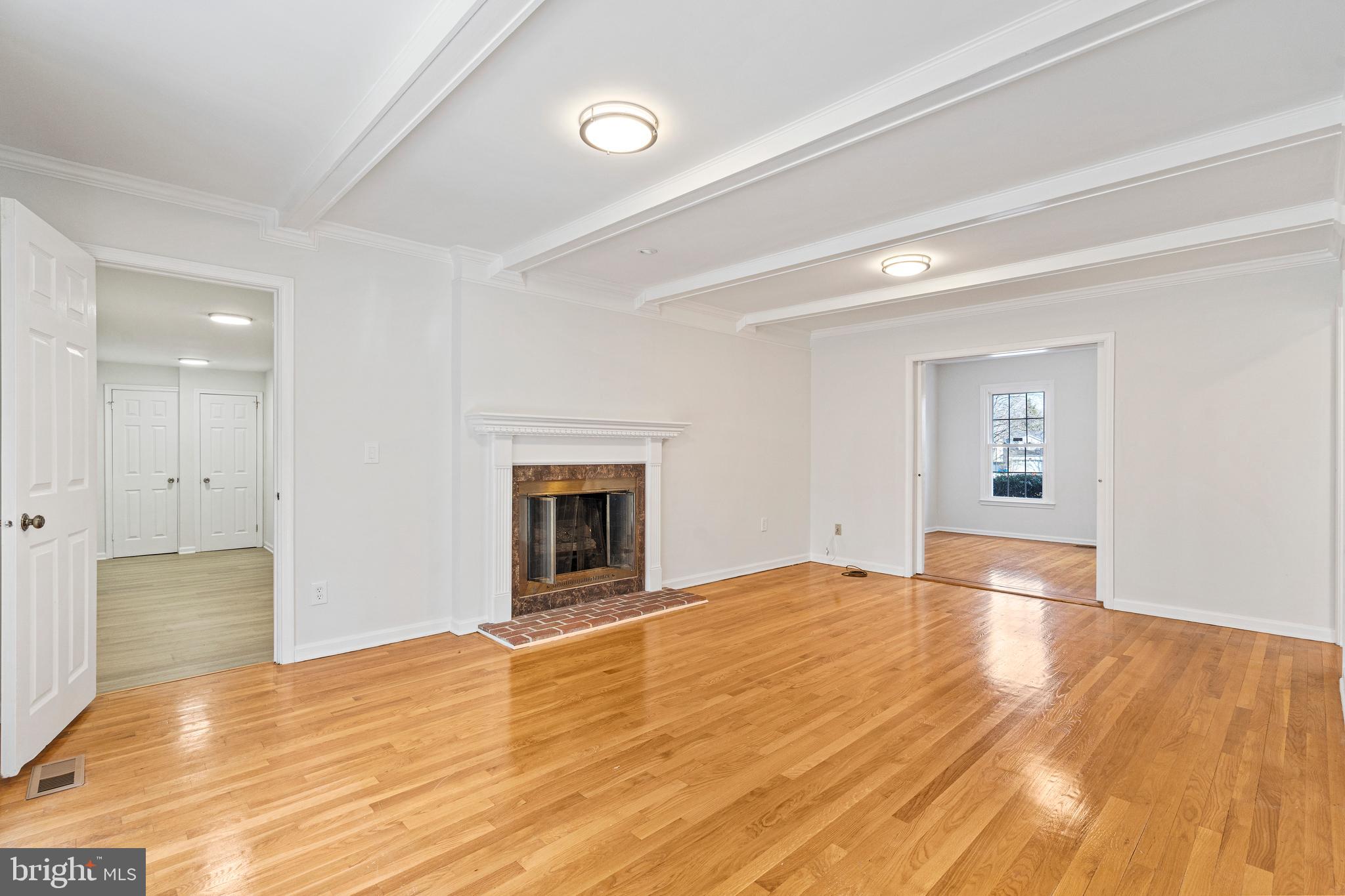 VIENNA OAKS - Residential