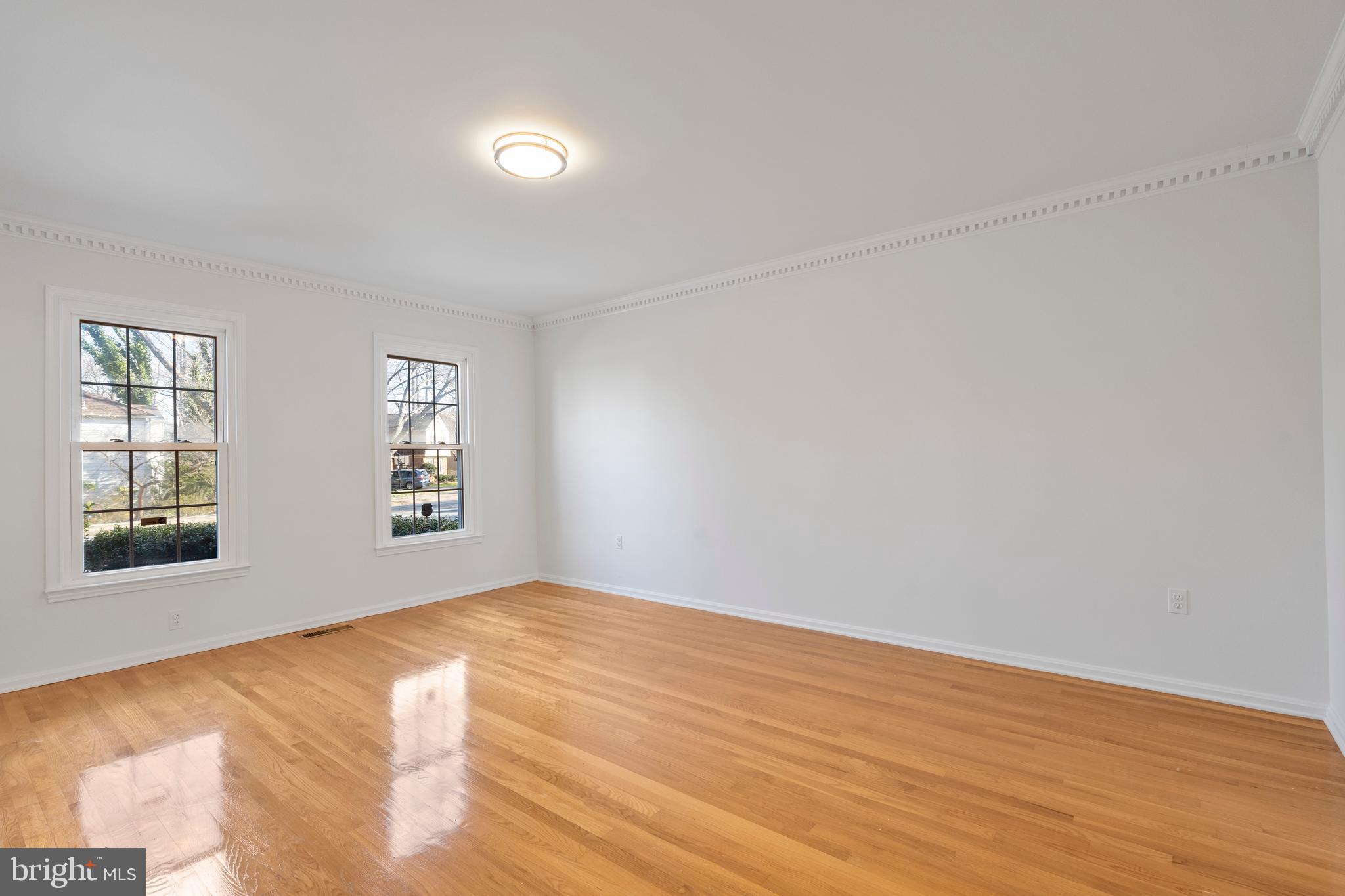 VIENNA OAKS - Residential