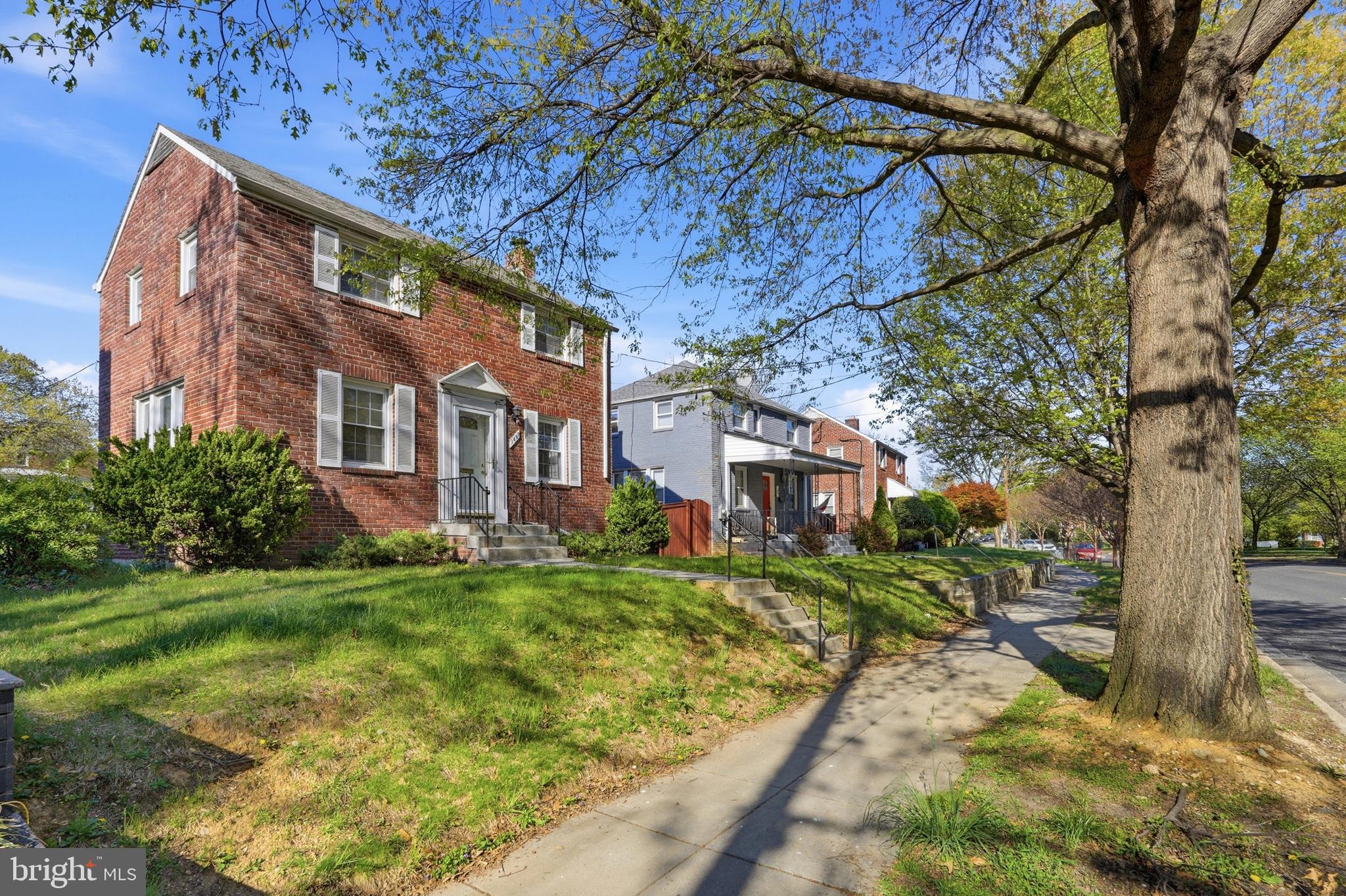 1628 MICHIGAN AVENUE NE