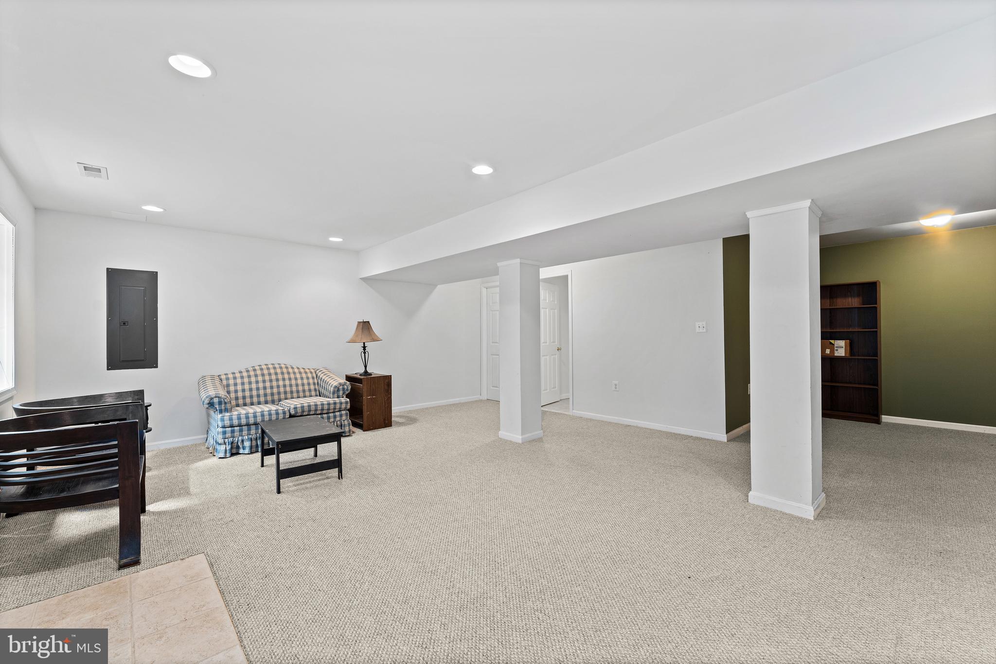 PRESIDENTIAL LAKES - Residential