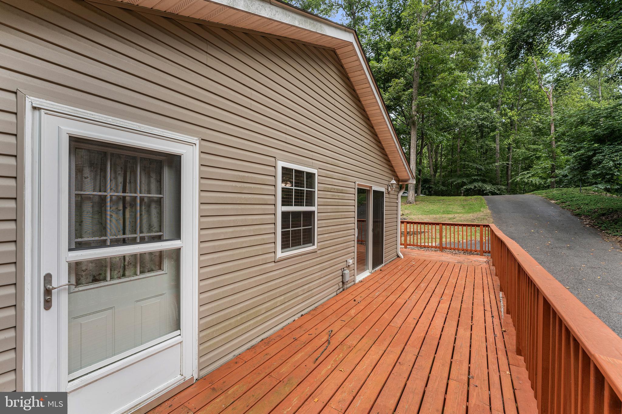 PRESIDENTIAL LAKES - Residential