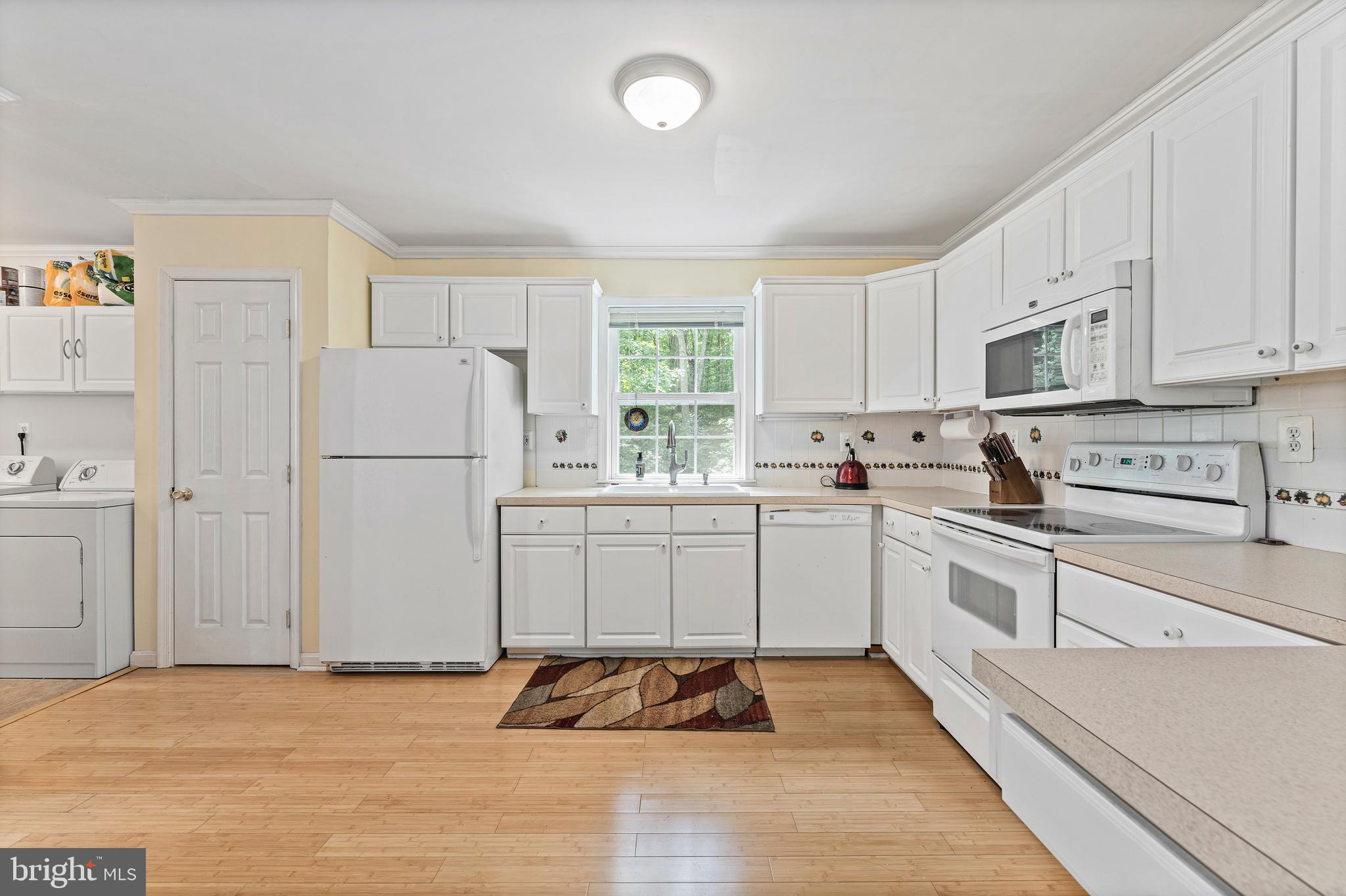 PRESIDENTIAL LAKES - Residential