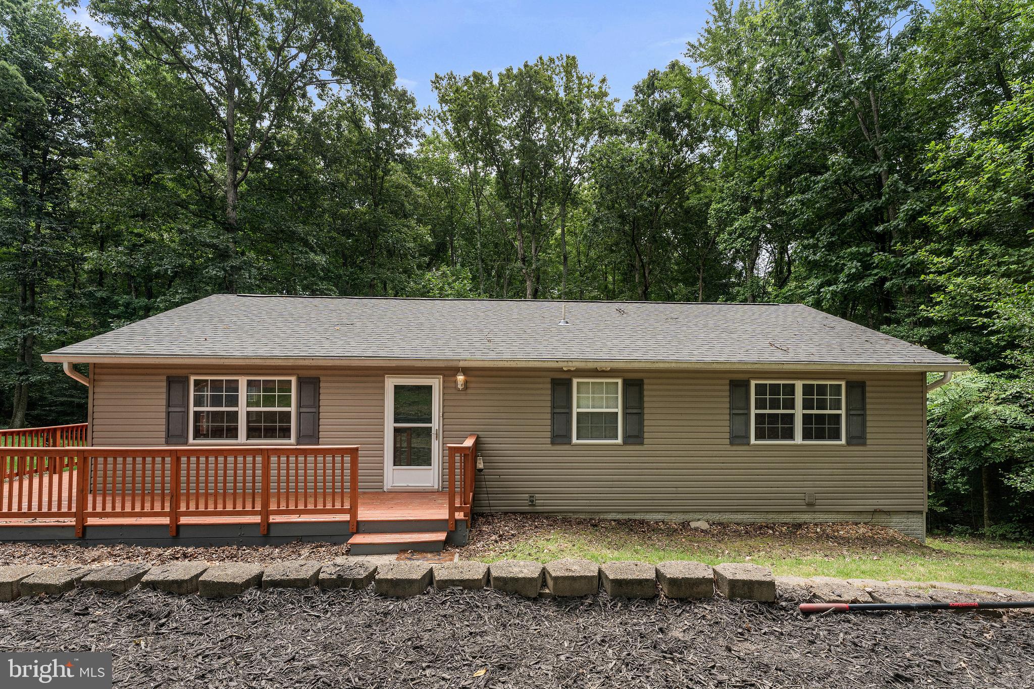 PRESIDENTIAL LAKES - Residential