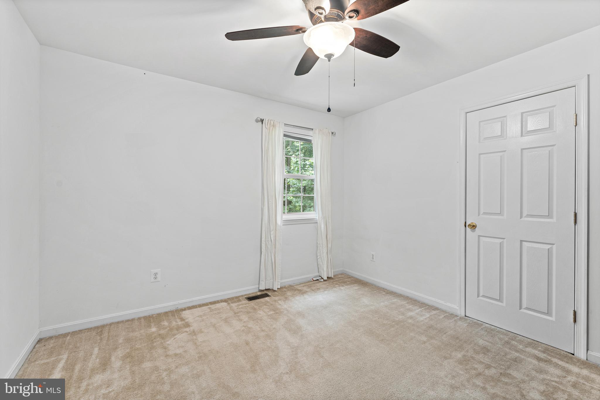 PRESIDENTIAL LAKES - Residential