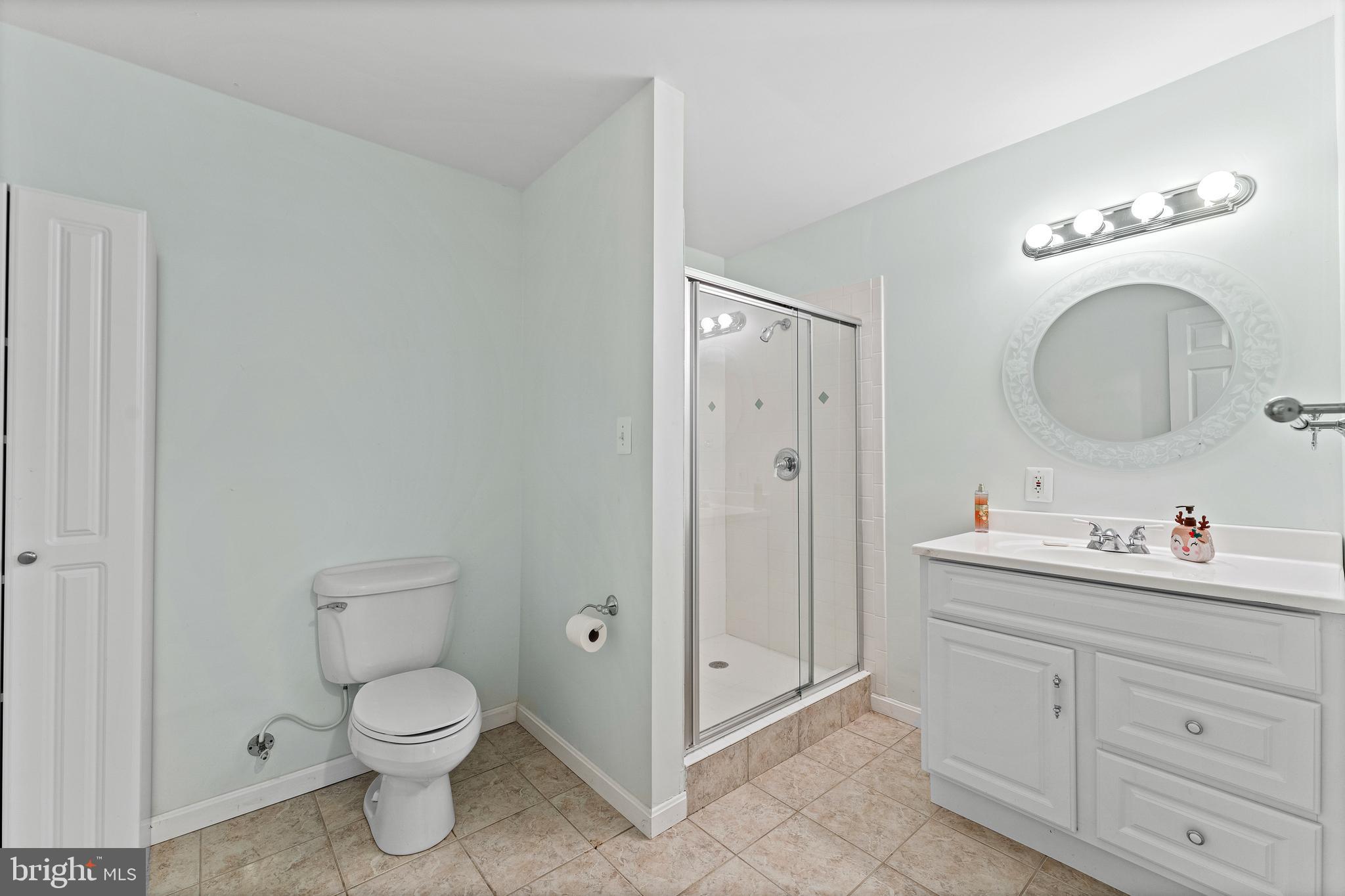 PRESIDENTIAL LAKES - Residential