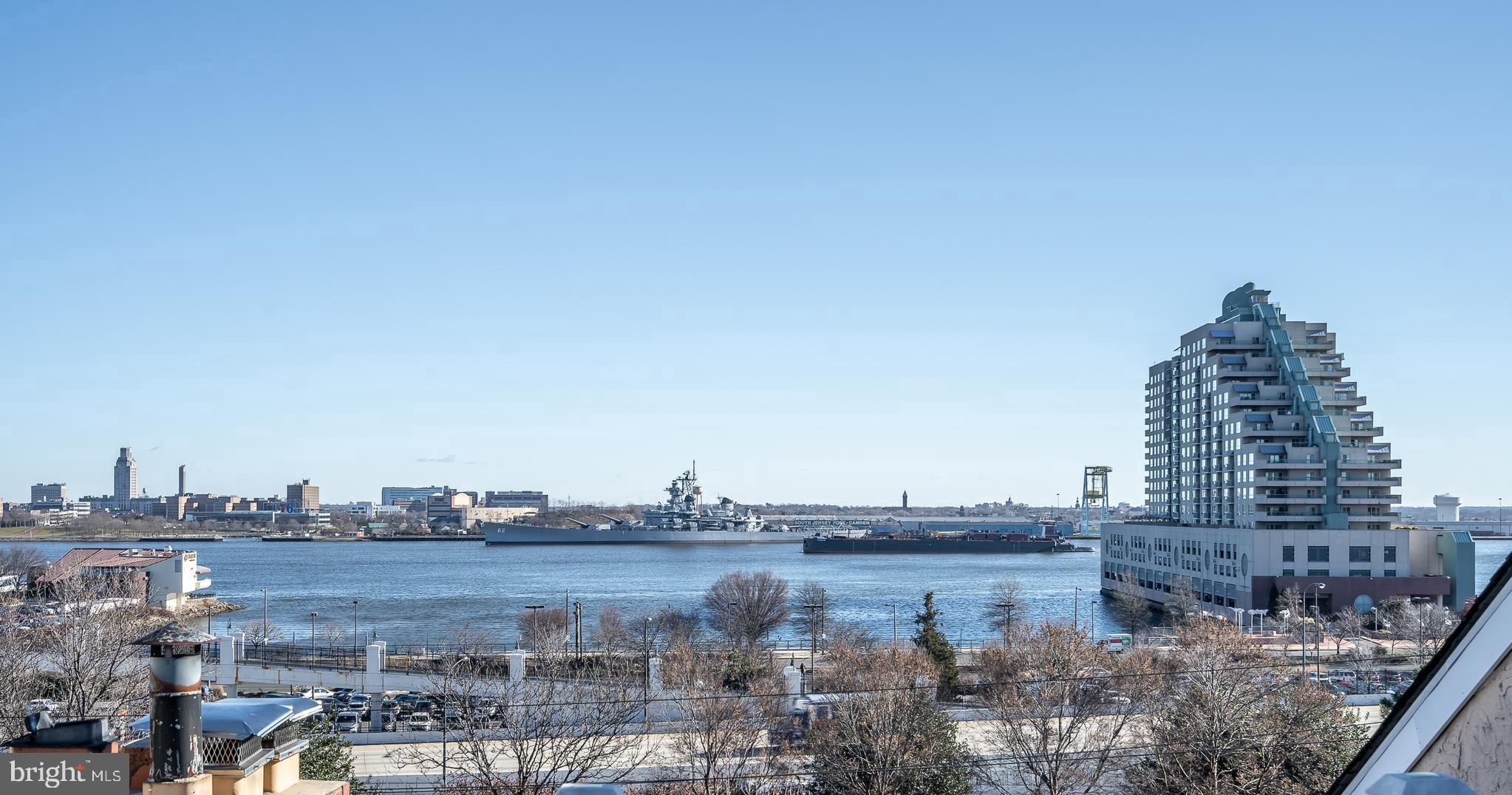 QUEEN VILLAGE - Residential Income