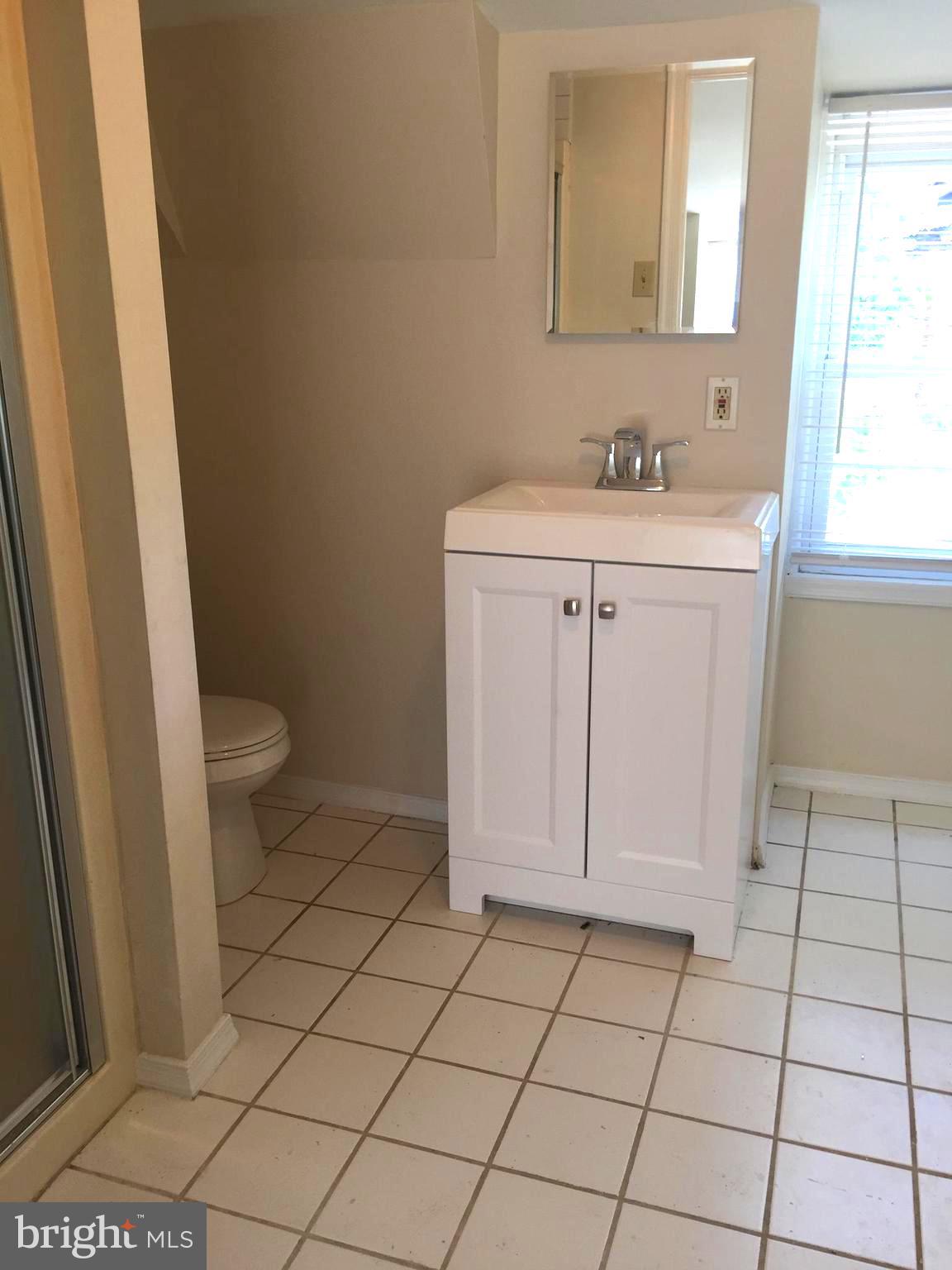 QUEEN VILLAGE - Residential Income