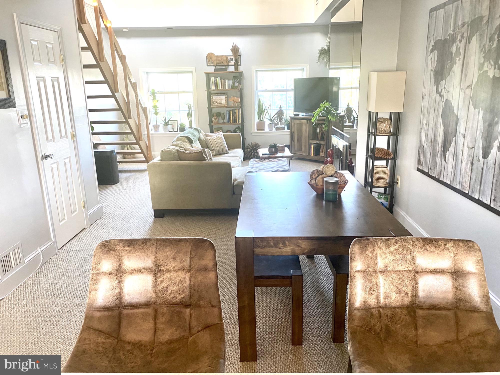 QUEEN VILLAGE - Residential Income