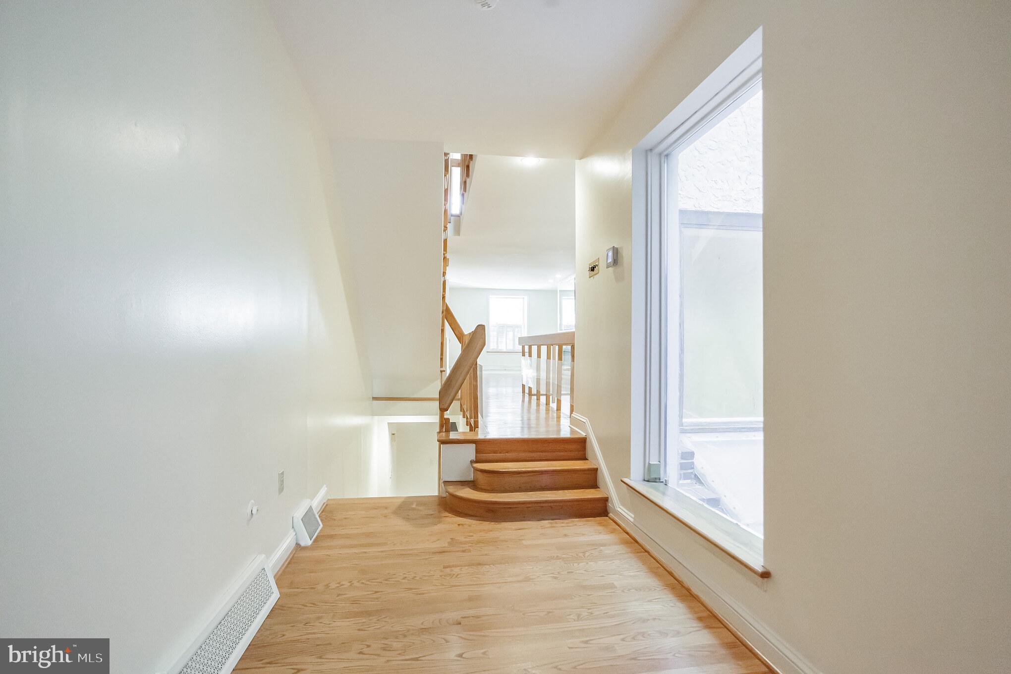 QUEEN VILLAGE - Residential Income