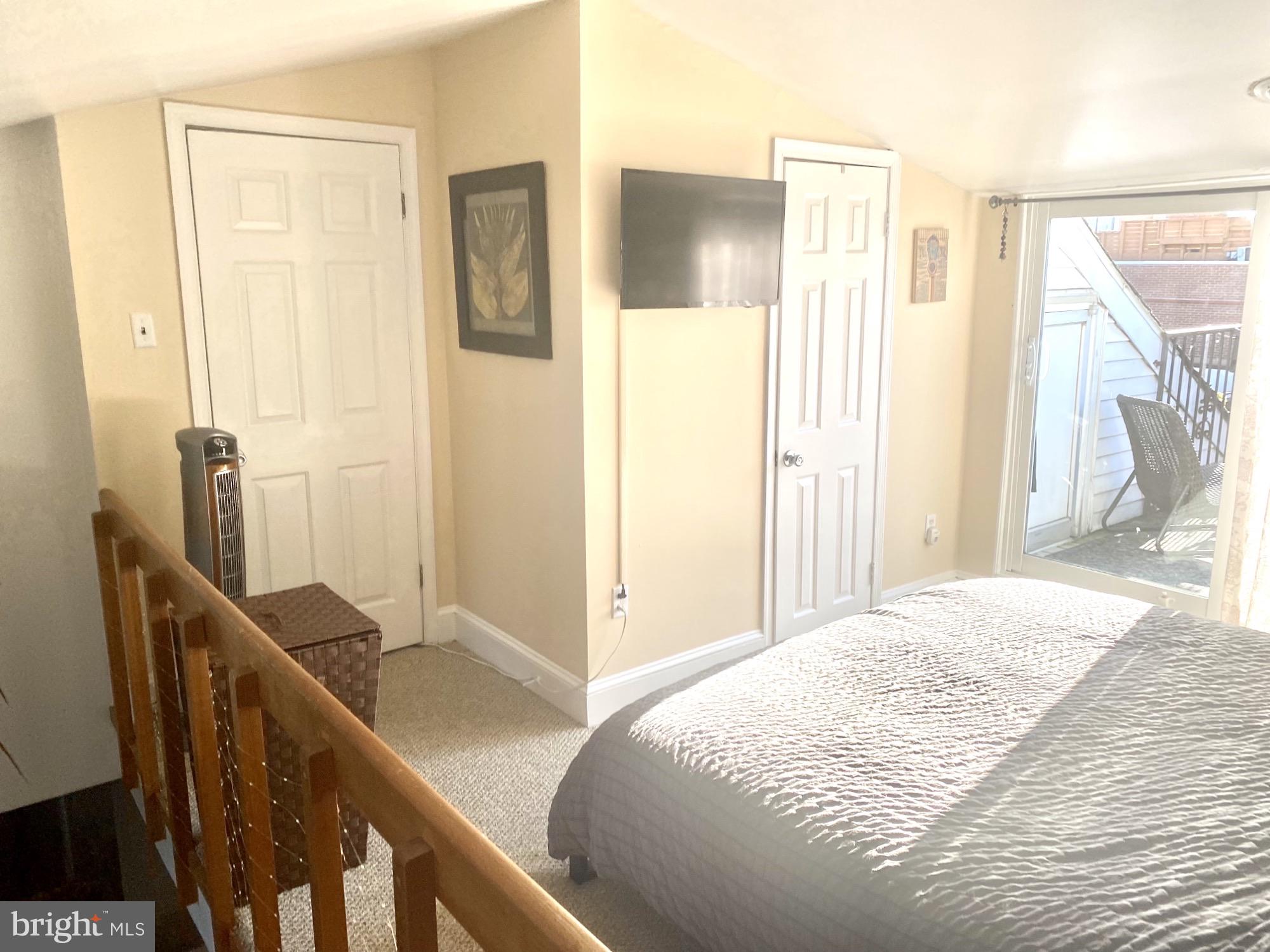 QUEEN VILLAGE - Residential Income