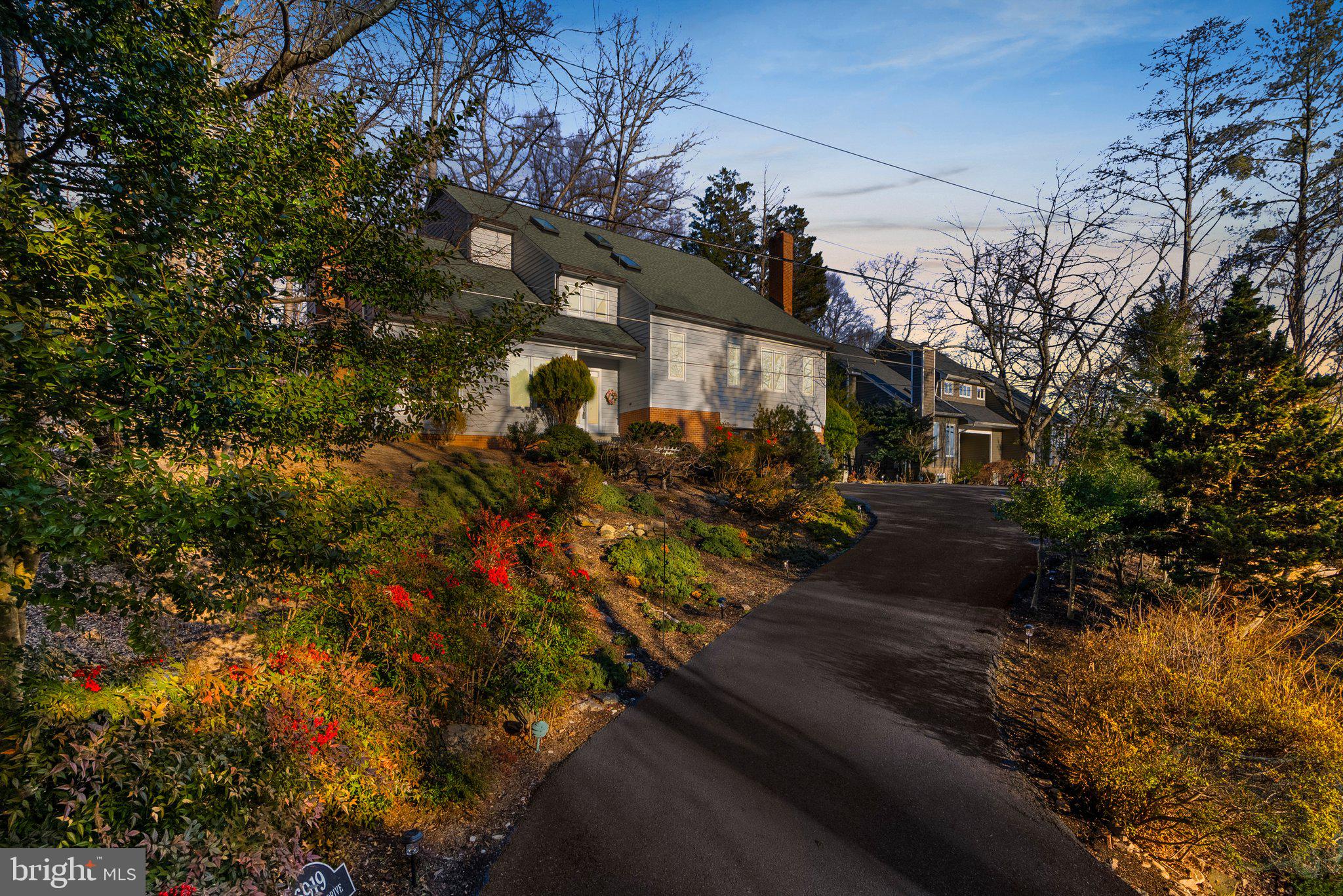 POTOMAC OUTSIDE - Residential