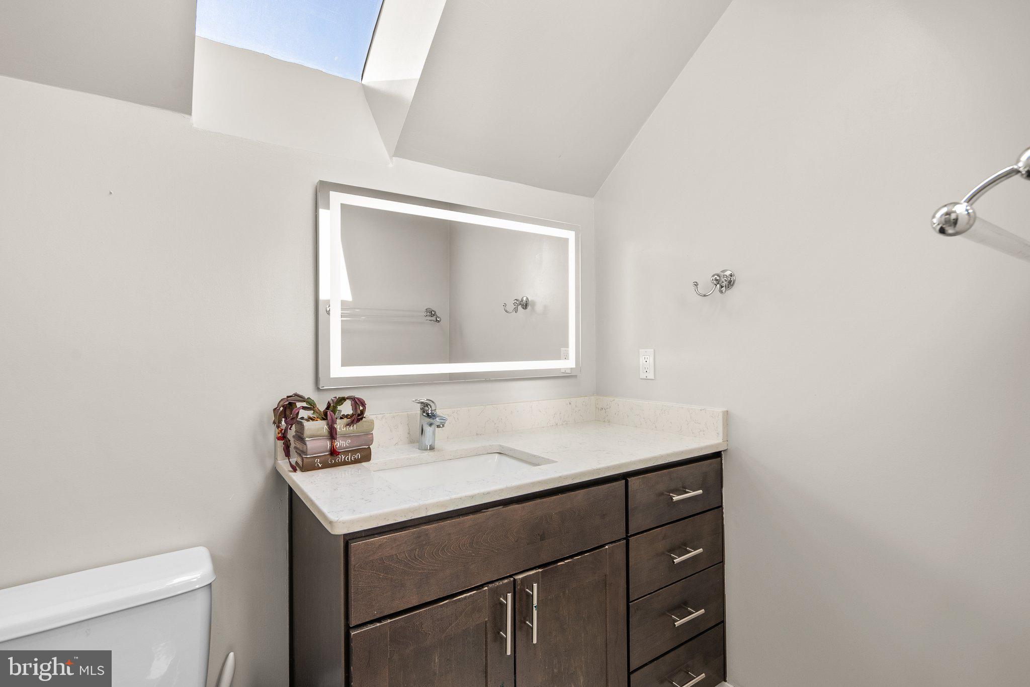 POTOMAC OUTSIDE - Residential