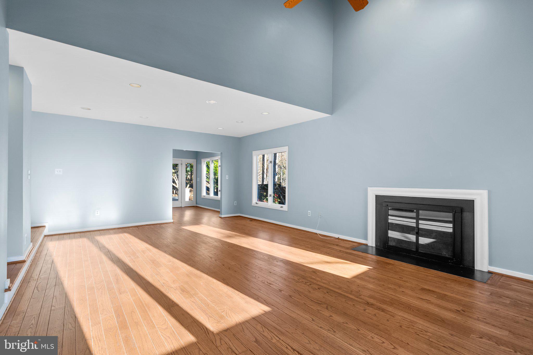 POTOMAC OUTSIDE - Residential