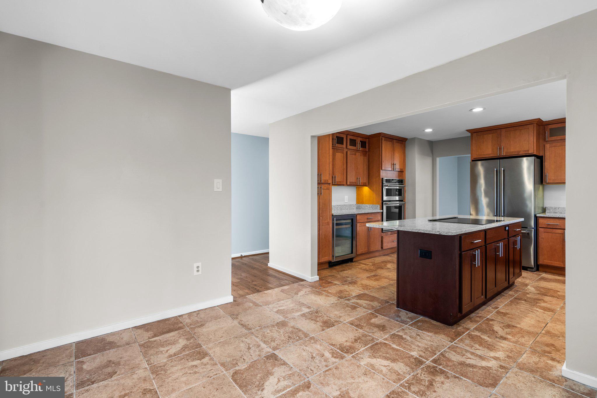 POTOMAC OUTSIDE - Residential