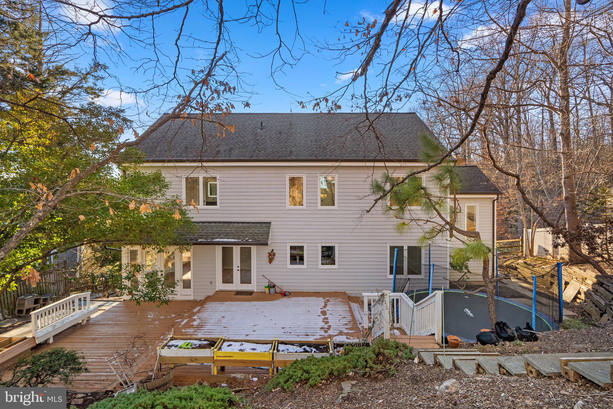 POTOMAC OUTSIDE - Residential