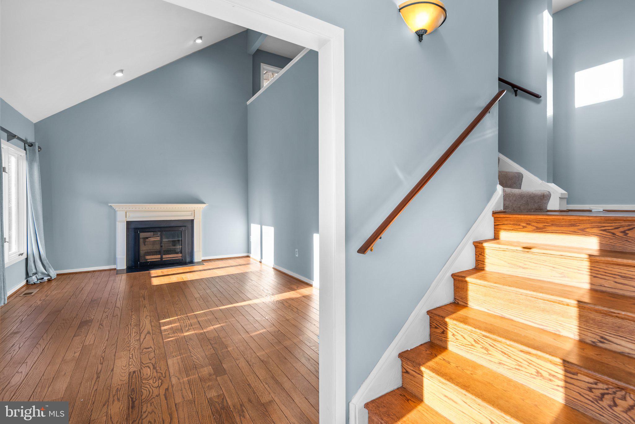 POTOMAC OUTSIDE - Residential