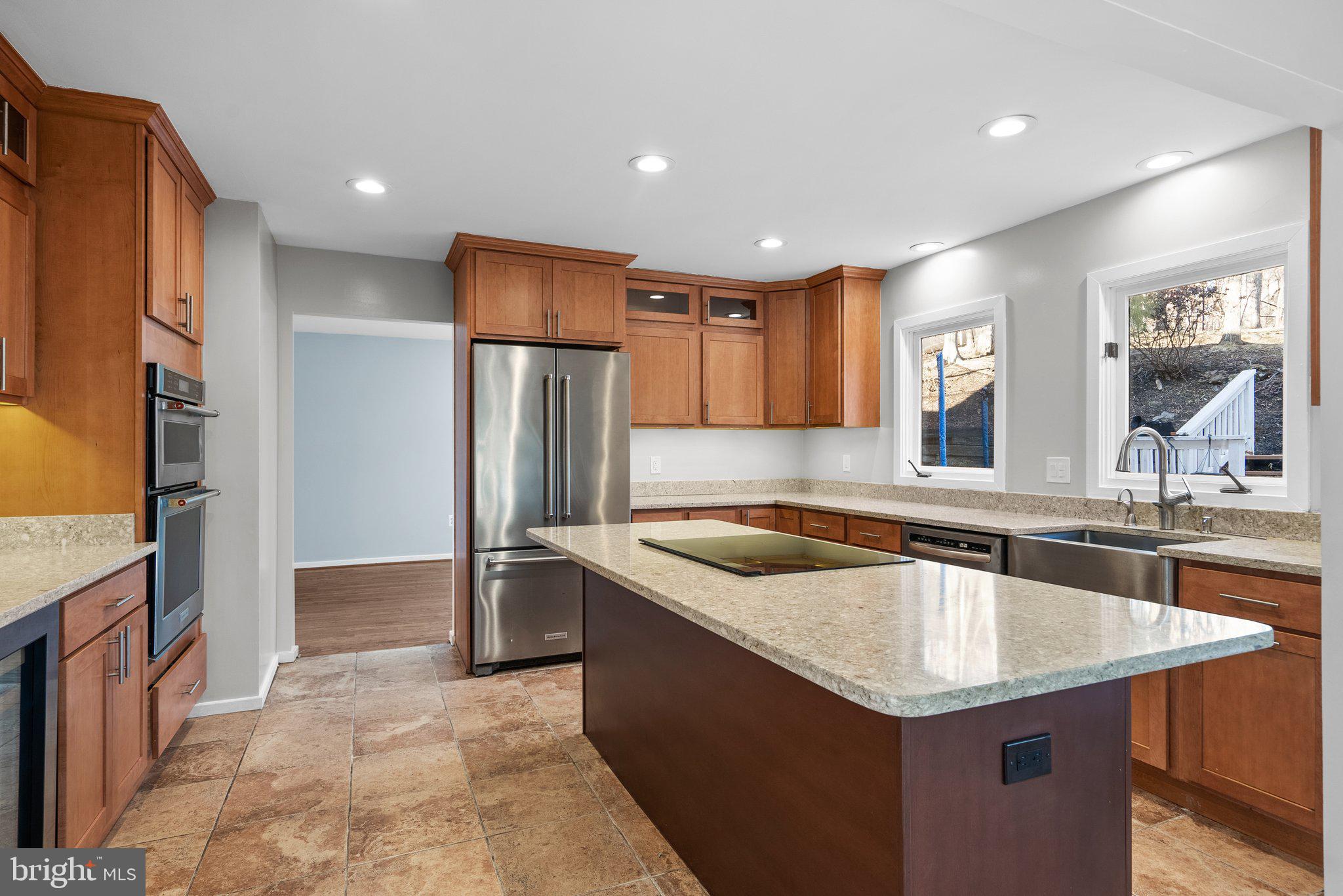 POTOMAC OUTSIDE - Residential