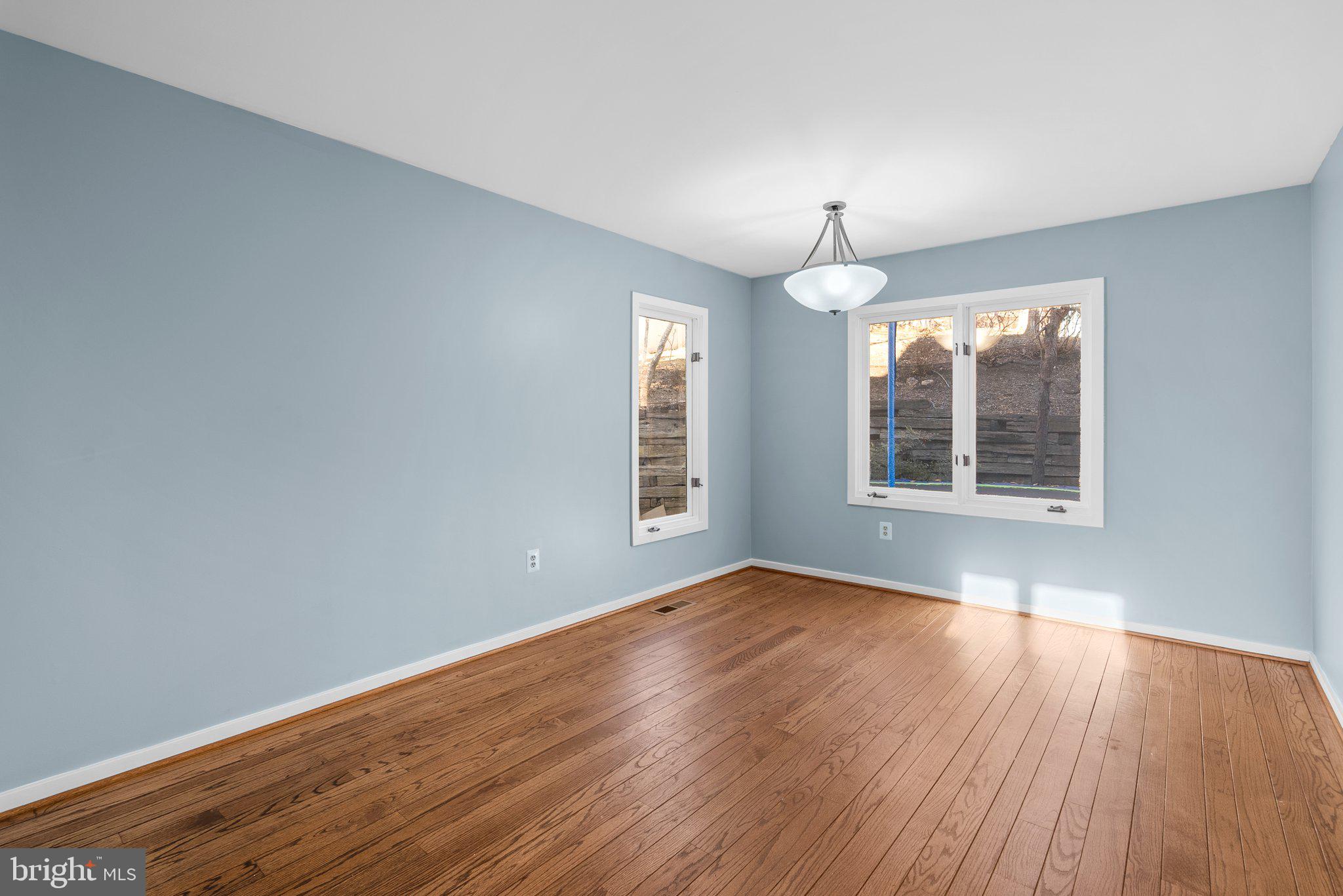 POTOMAC OUTSIDE - Residential