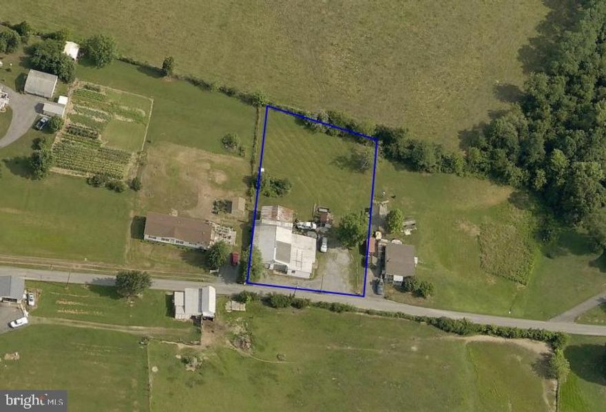 Light Industrial/Mechanic Shop available with prime location to Martinsburg/Inwood. This 0.63ac Unrestricted property features a 3,500+ mechanic shop with 2 bays, car lift, storage areas and one bathroom. Most equipment to convey with the sale. Property also features an outdoor shed. Bring your HVAC, Mechanic, Auto Body, etc business to the southern end of the county at an affordable price. 3 stage electric, well and septic. Some rehab required.