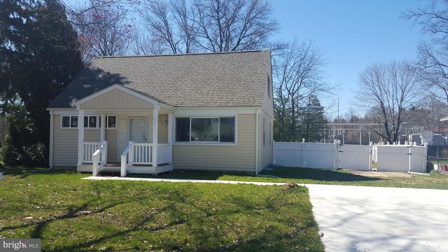 Beautifully upgraded detached house in quiet neighborhood. New roof & siding, New driveway and patio, new floor, freshly painted... Main level master bedroom with full bath, new kitchen with granite counter and double sink. Finish basement with covered walkout stair. Fully fenced back yard. Dead end street with no thru traffic.