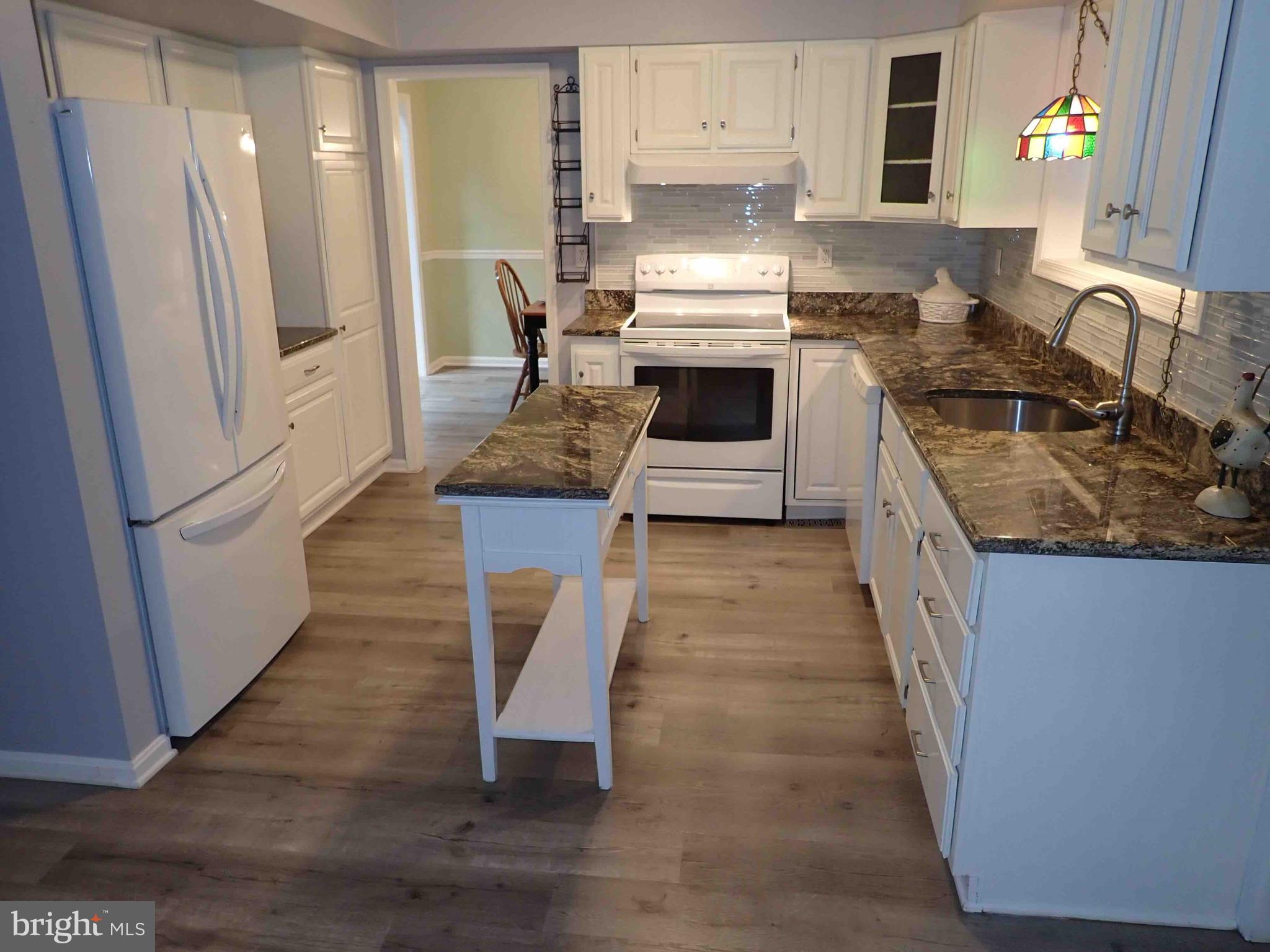 QUEEN ANNE COLONY - Residential