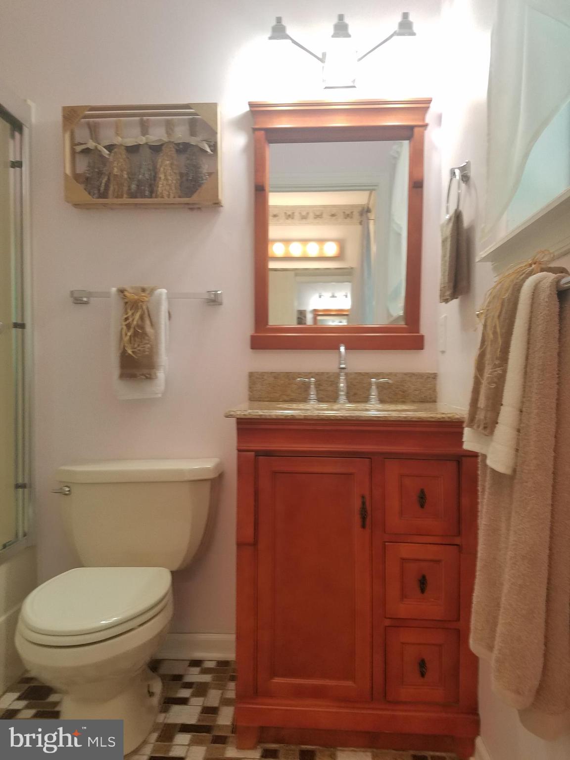 QUEEN ANNE COLONY - Residential