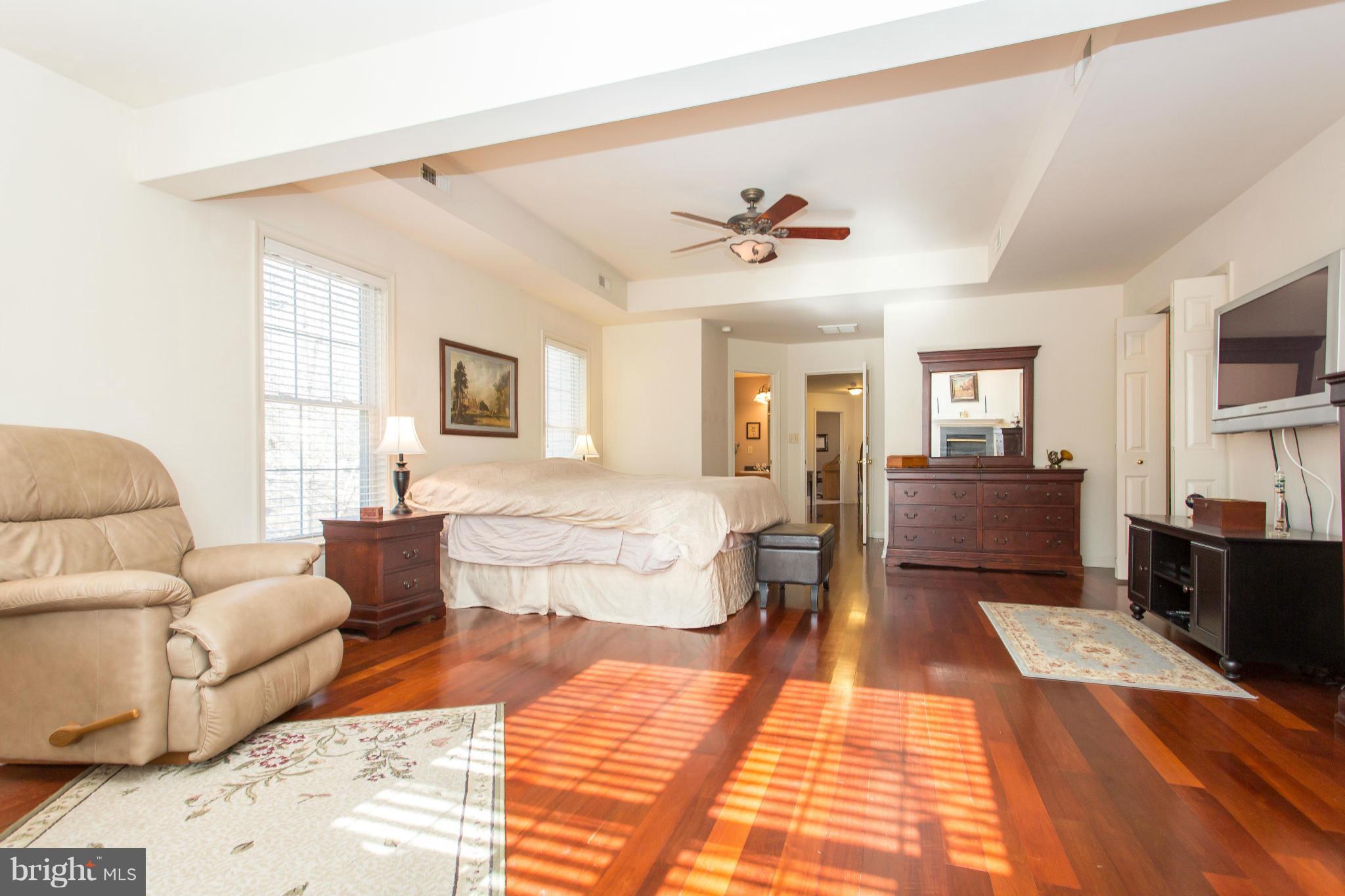 COLECHESTER VILLAGE - Residential