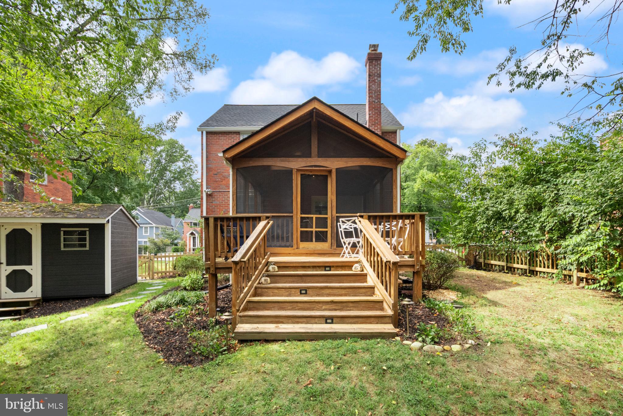 ARLINGTON FOREST - Residential