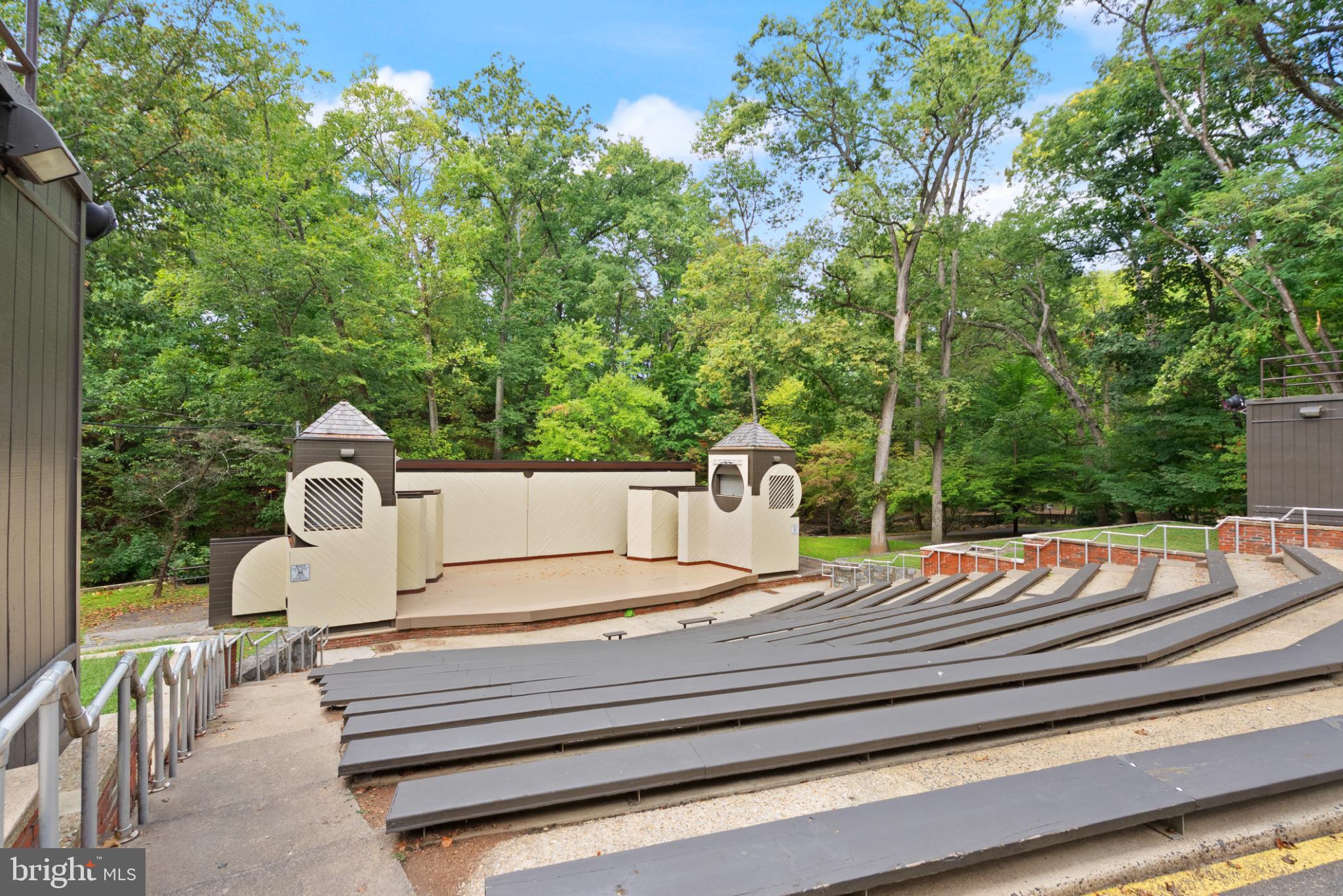 ARLINGTON FOREST - Residential