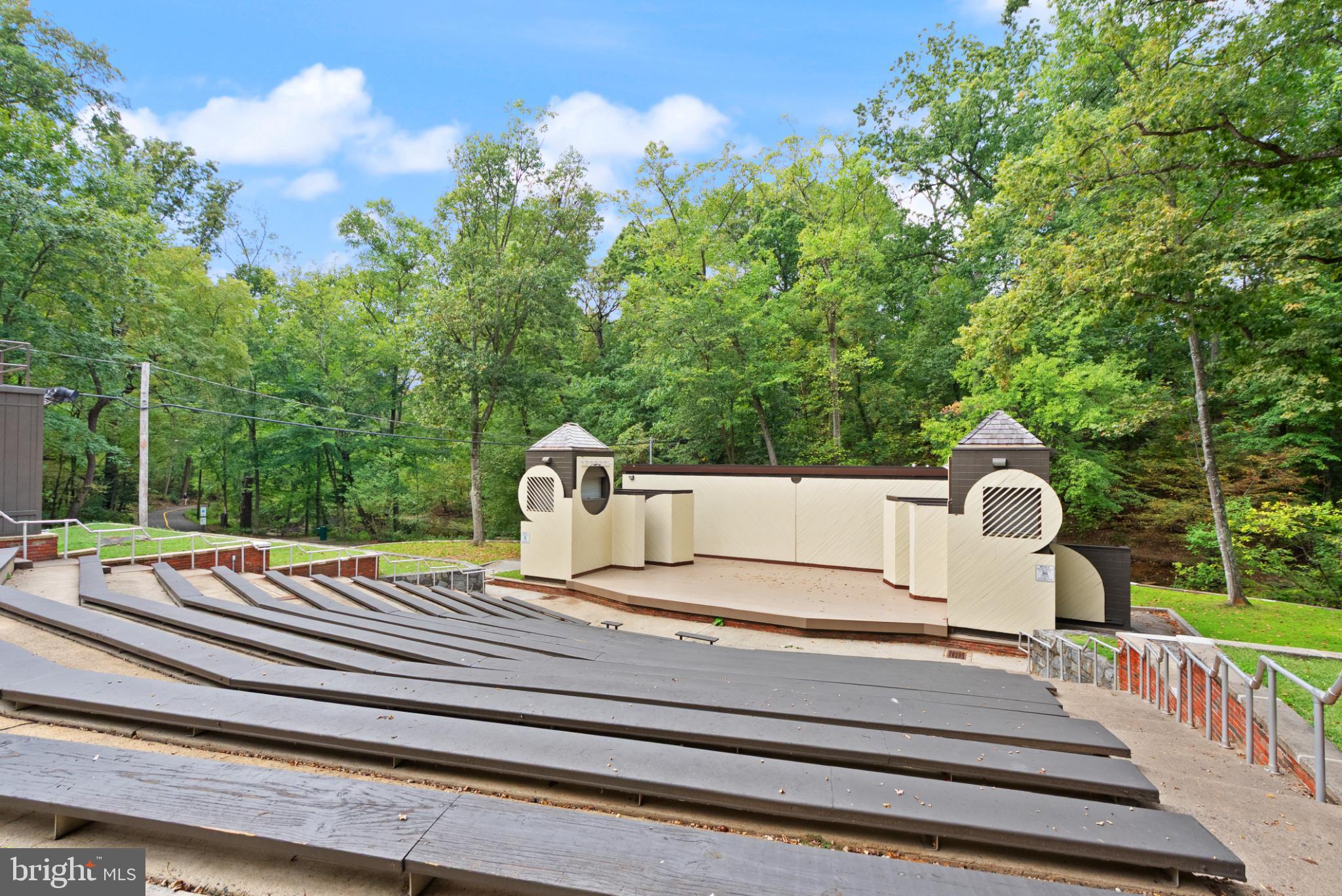 ARLINGTON FOREST - Residential