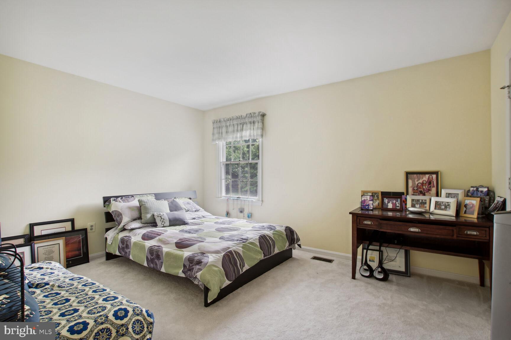 QUINCE ORCHARD ESTATES - Residential