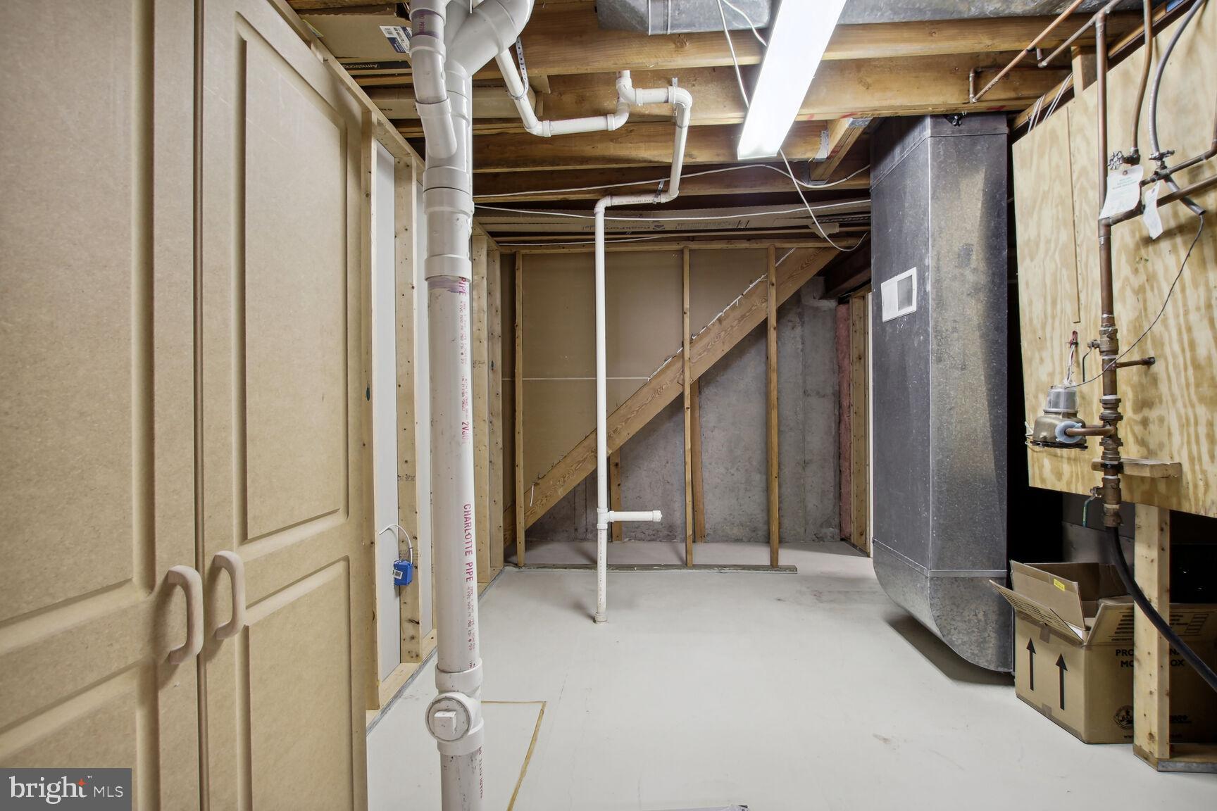 QUINCE ORCHARD ESTATES - Residential