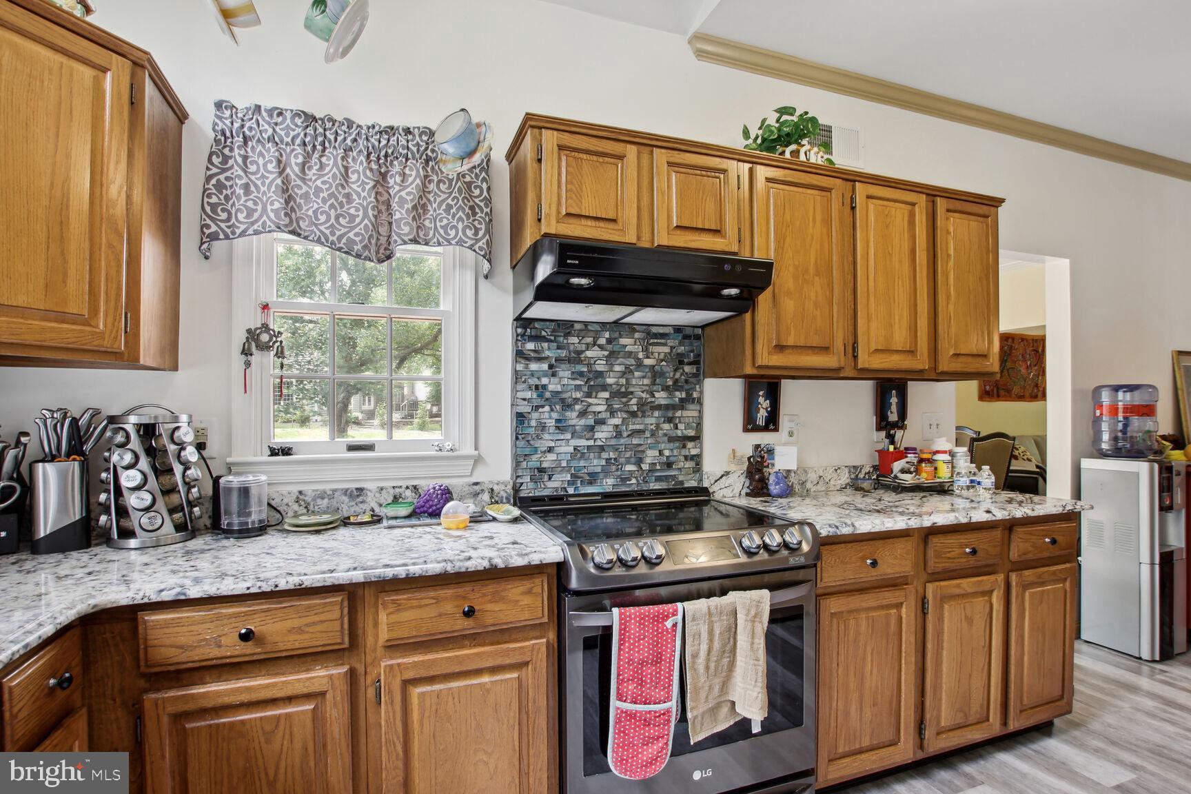 QUINCE ORCHARD ESTATES - Residential