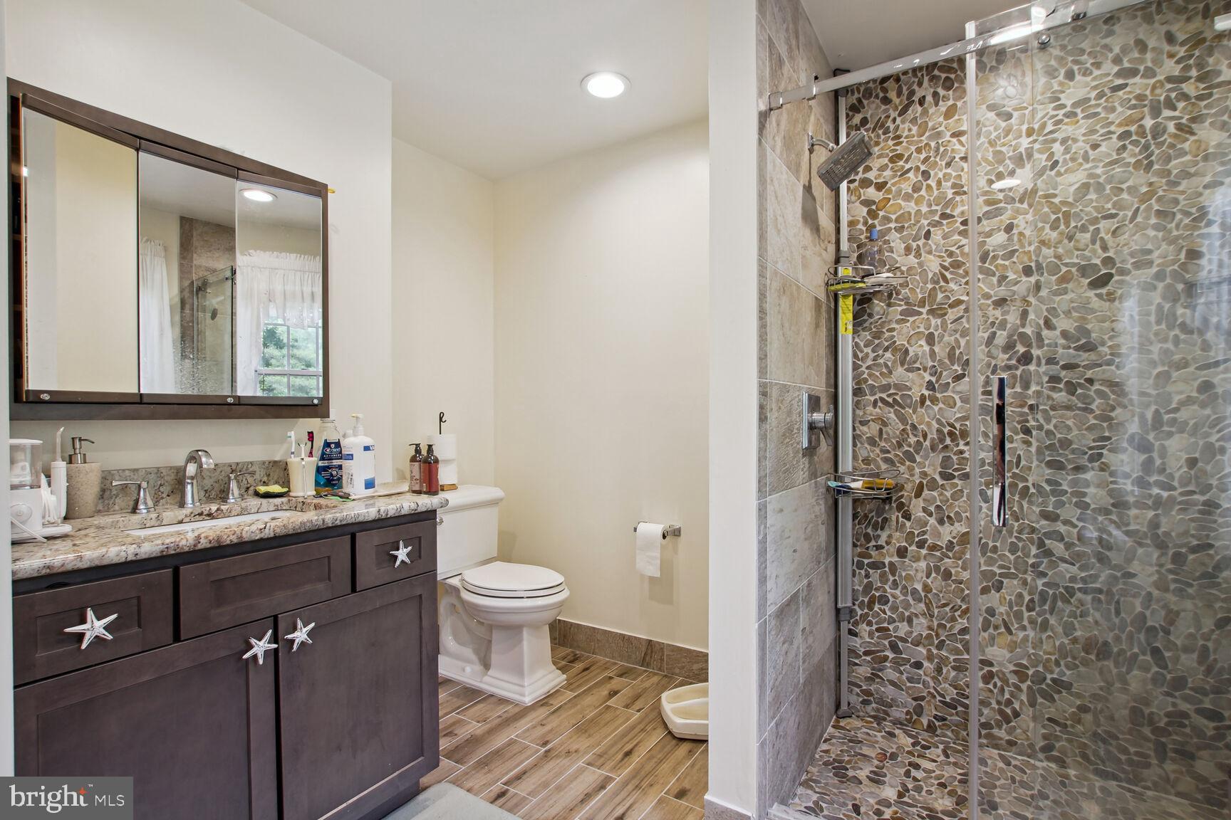 QUINCE ORCHARD ESTATES - Residential