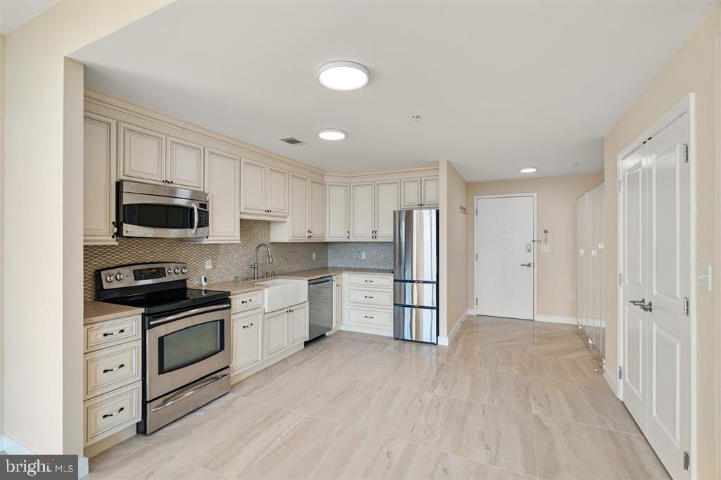 FLEET STREET - Residential