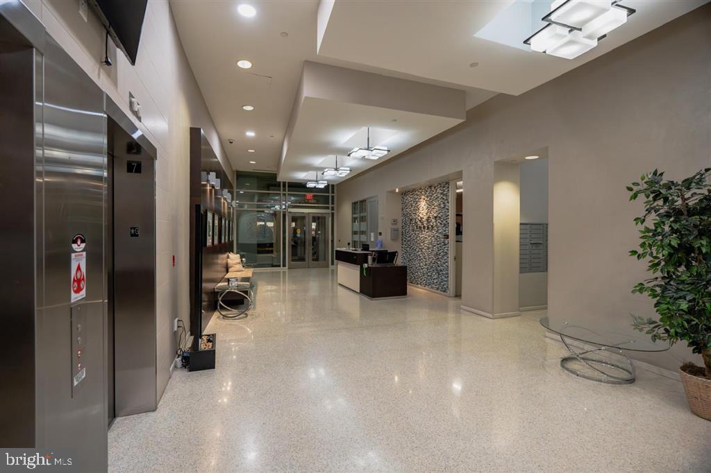 FLEET STREET - Residential