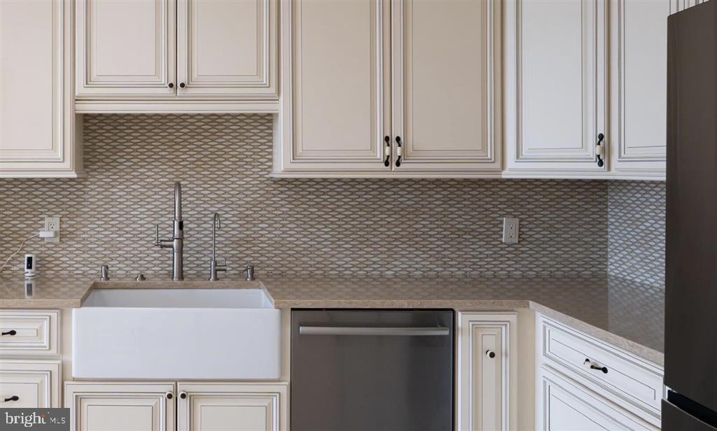 FLEET STREET - Residential