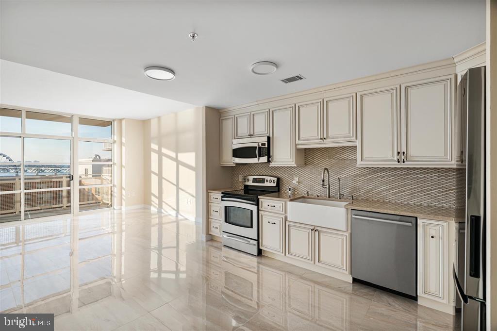 FLEET STREET - Residential