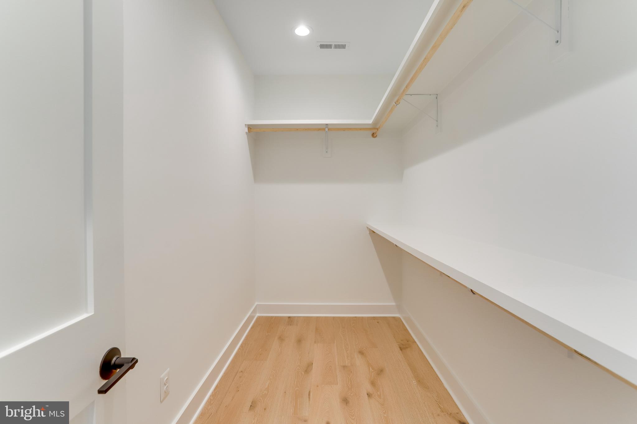 DOUGLAS PARK - Residential