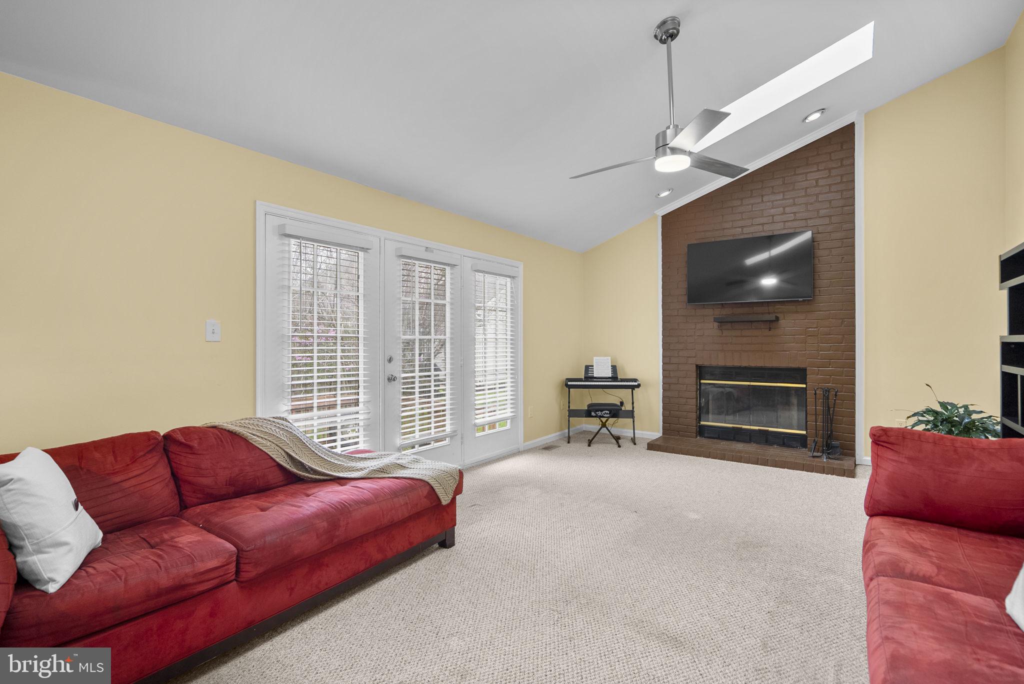 GREENS OF CROFTON - Residential