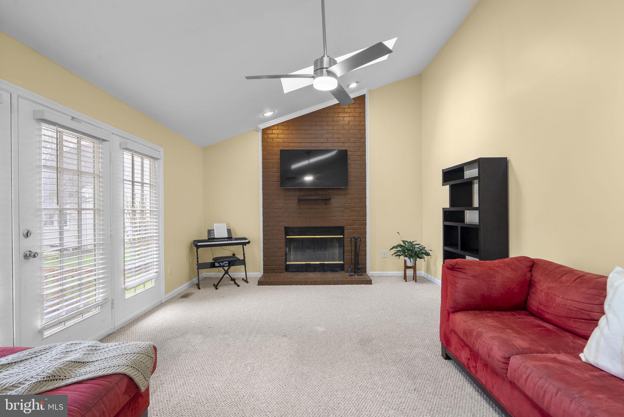 GREENS OF CROFTON - Residential