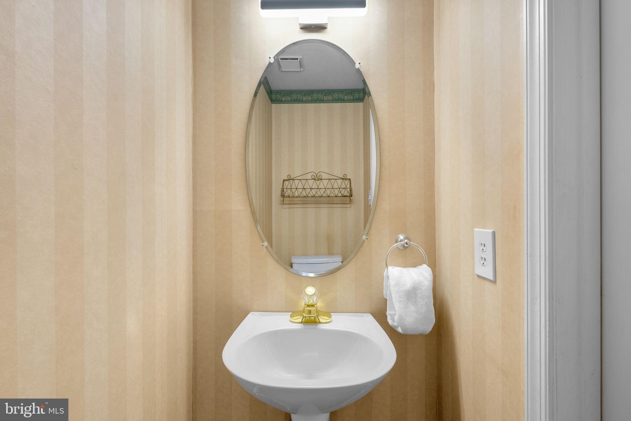 GREENS OF CROFTON - Residential