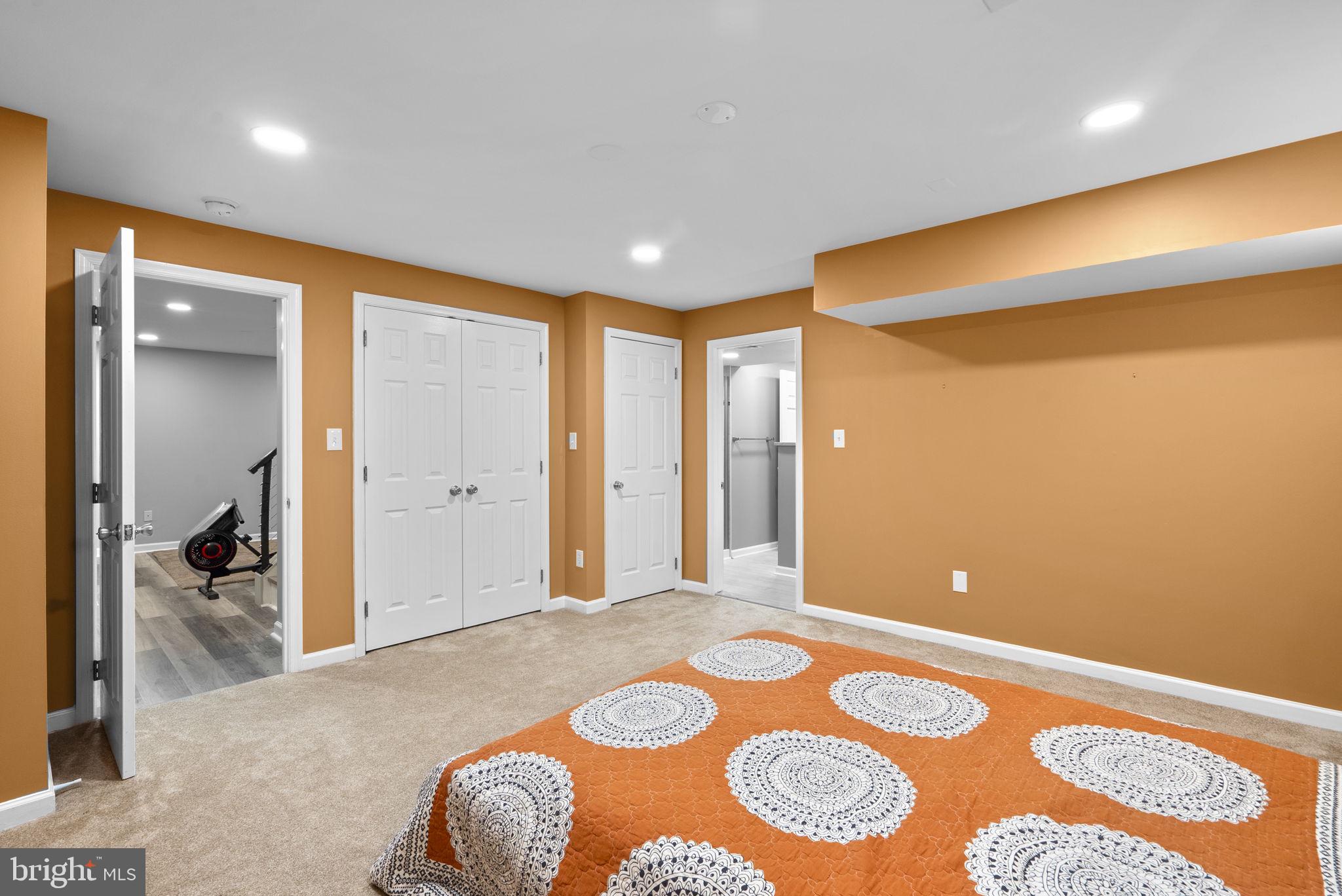 GREENS OF CROFTON - Residential