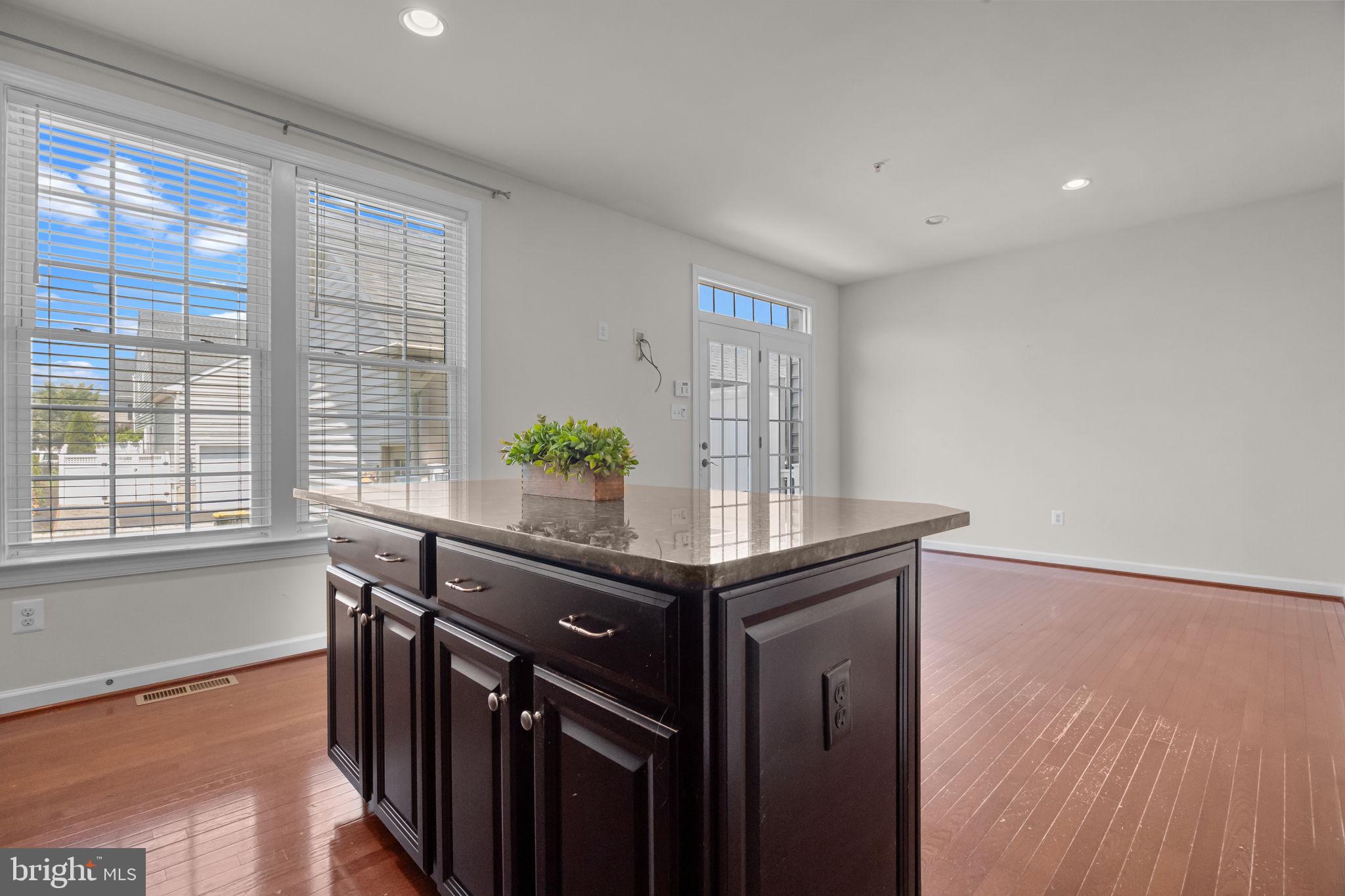 CARRIAGE HILL - Residential