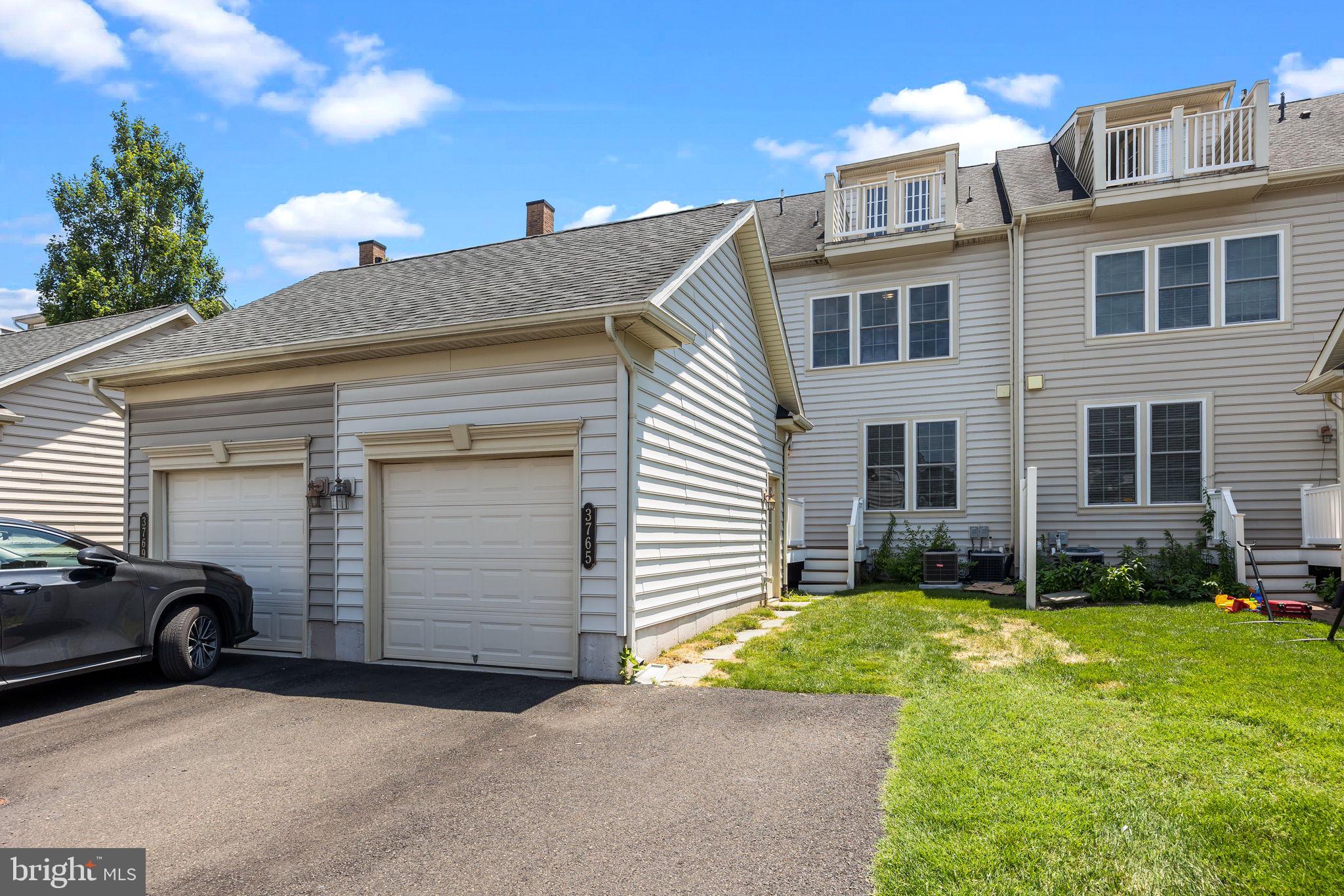 CARRIAGE HILL - Residential