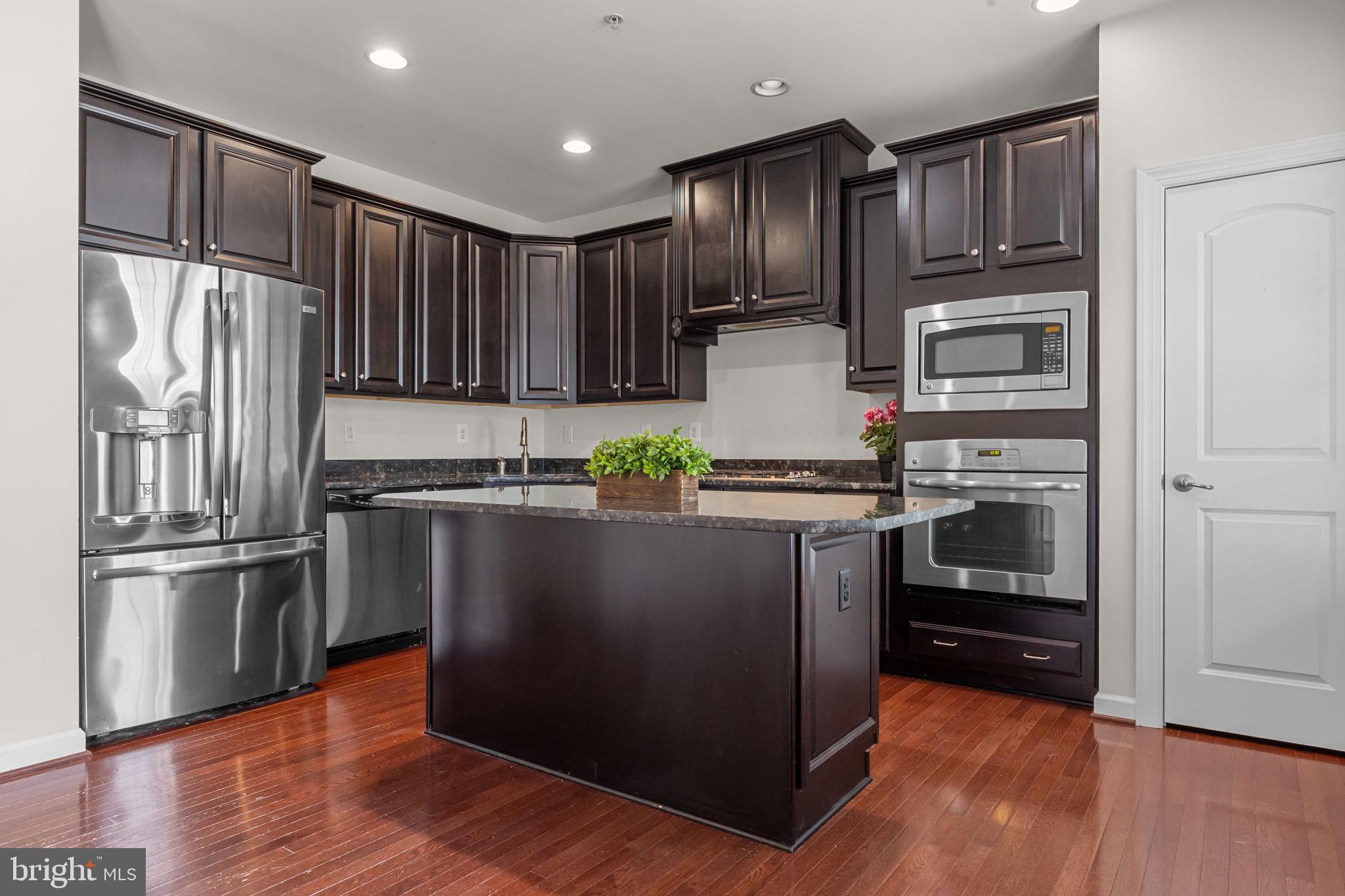 CARRIAGE HILL - Residential