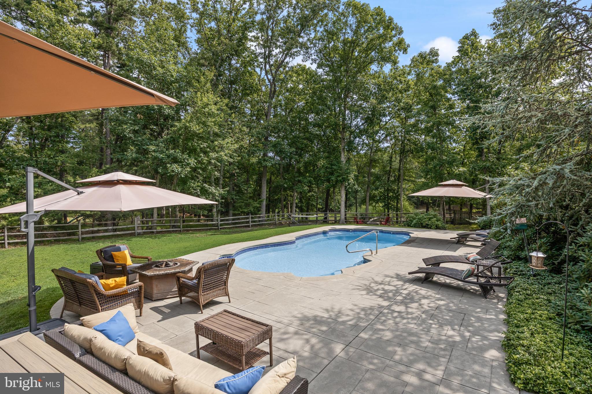 5 GLEN LAKE DRIVE
